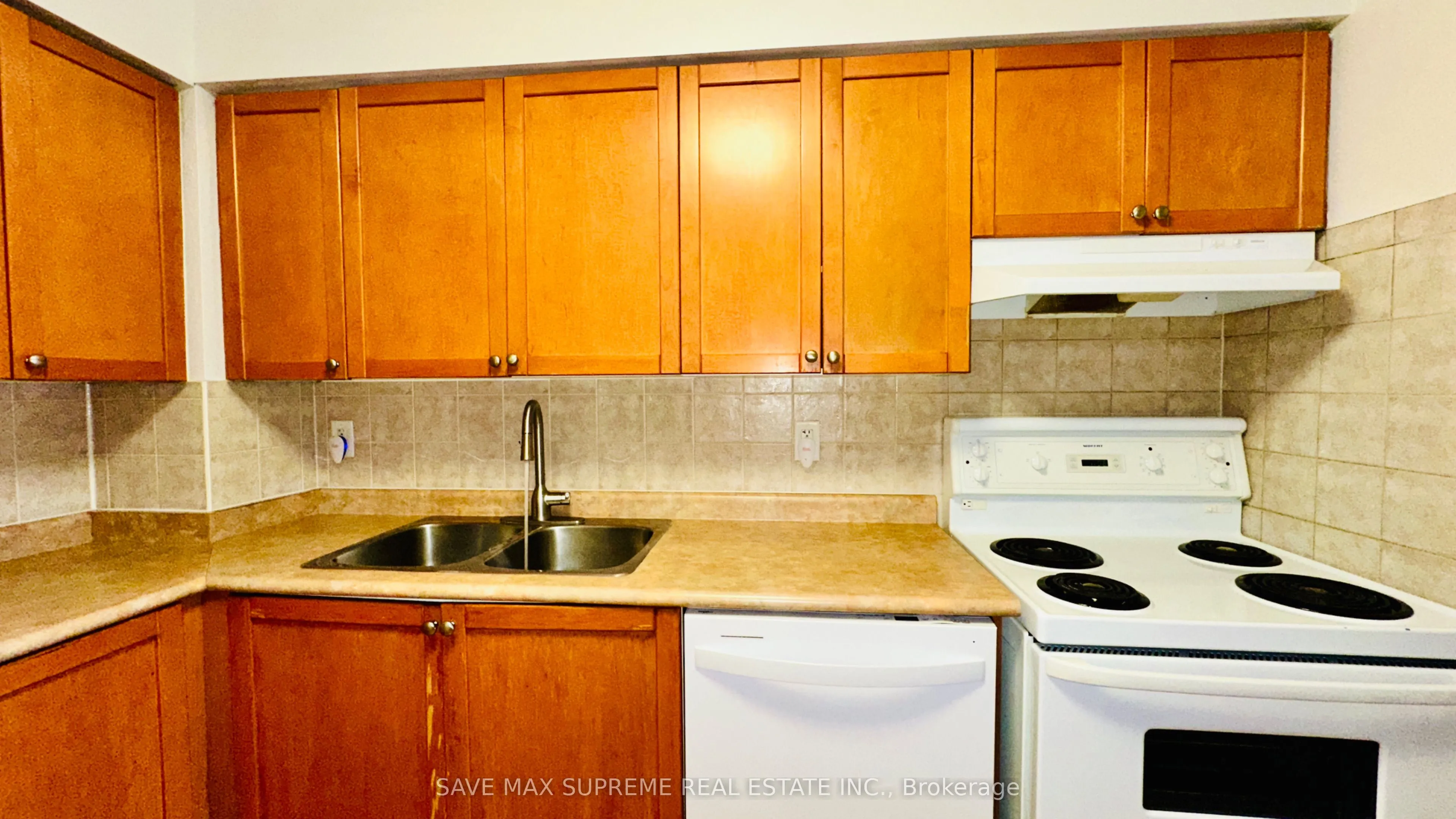 3888 Duke Of York Boulevard, #527