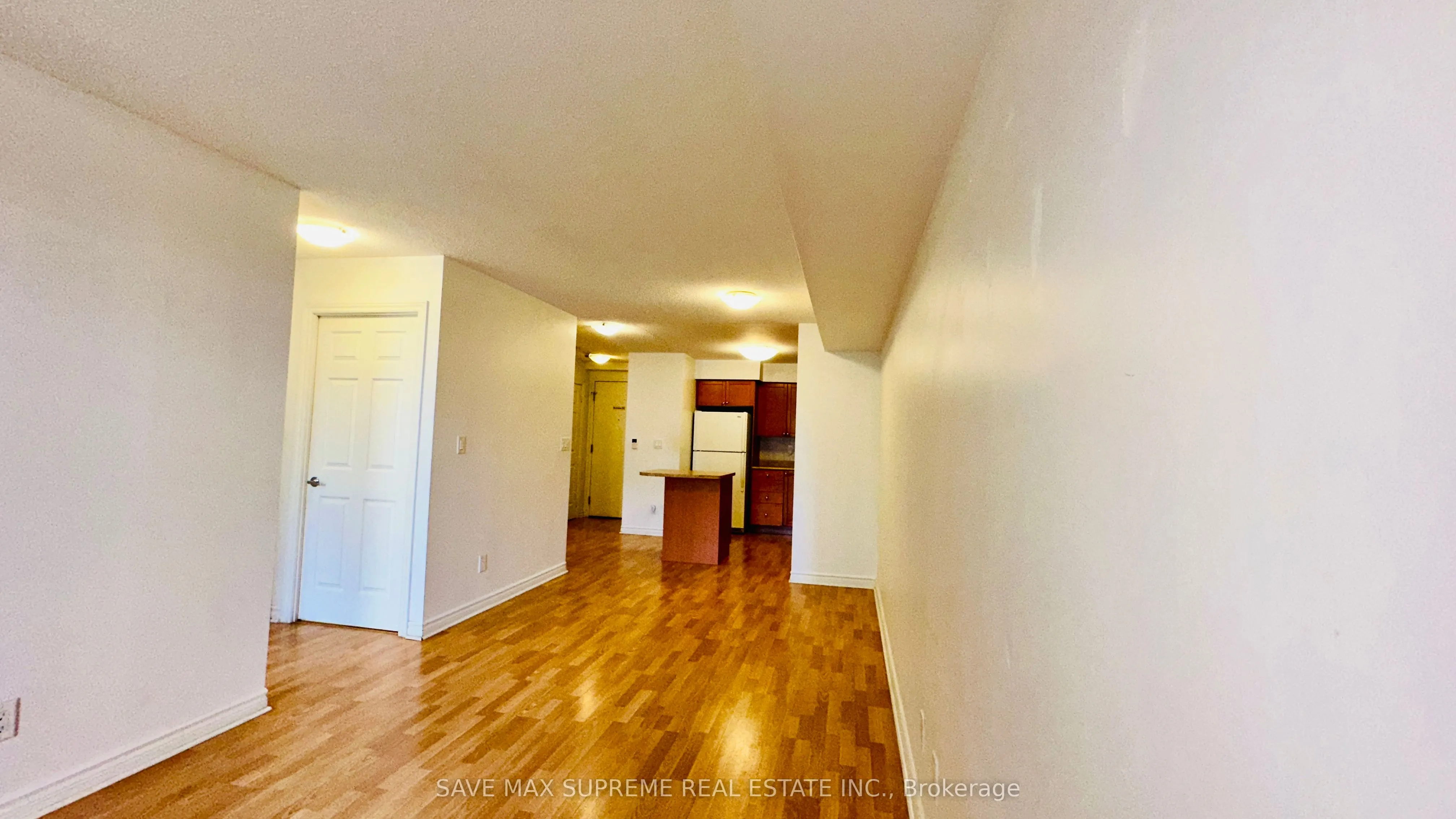 3888 Duke Of York Boulevard, #527