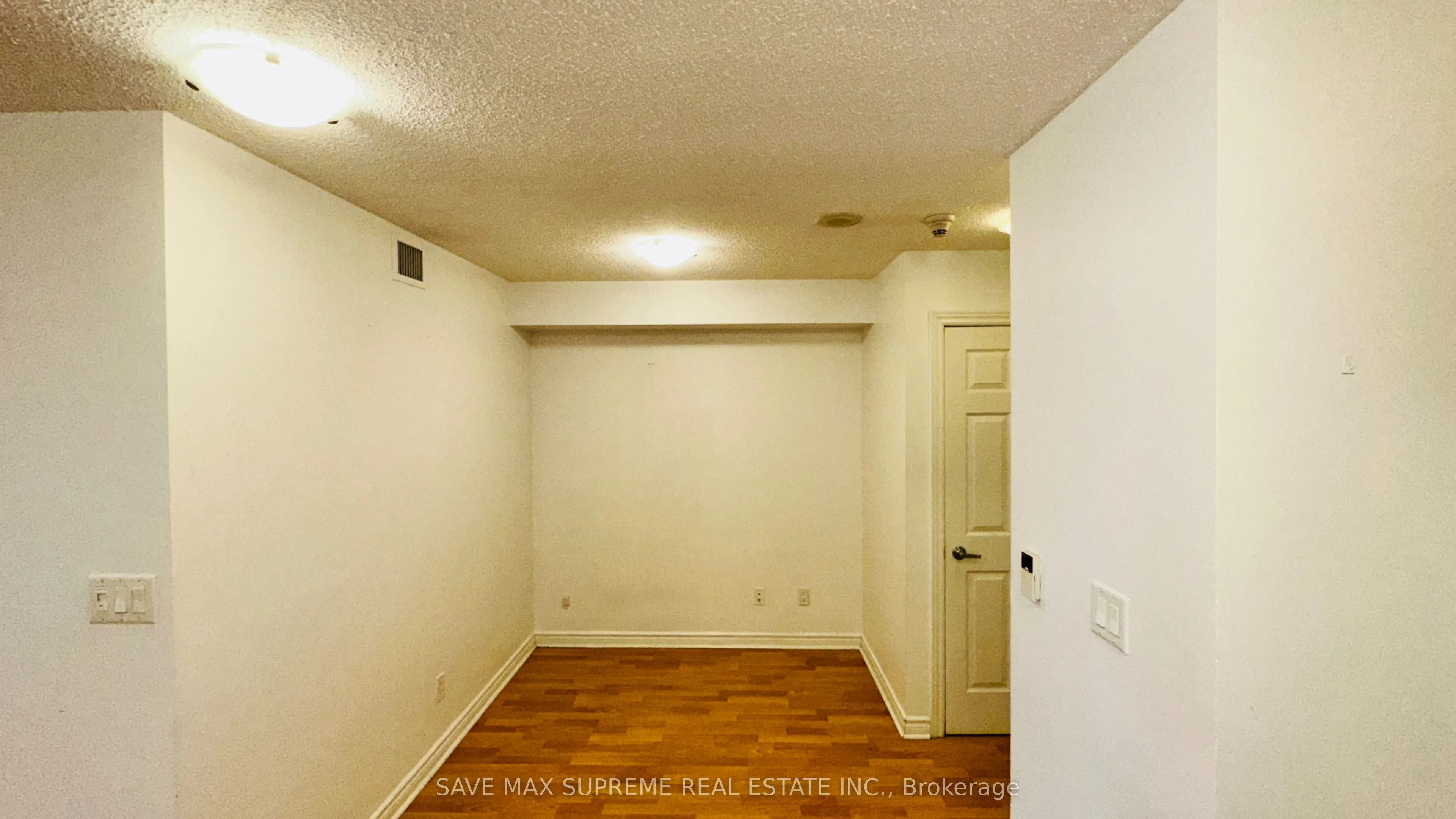 3888 Duke Of York Boulevard, #527