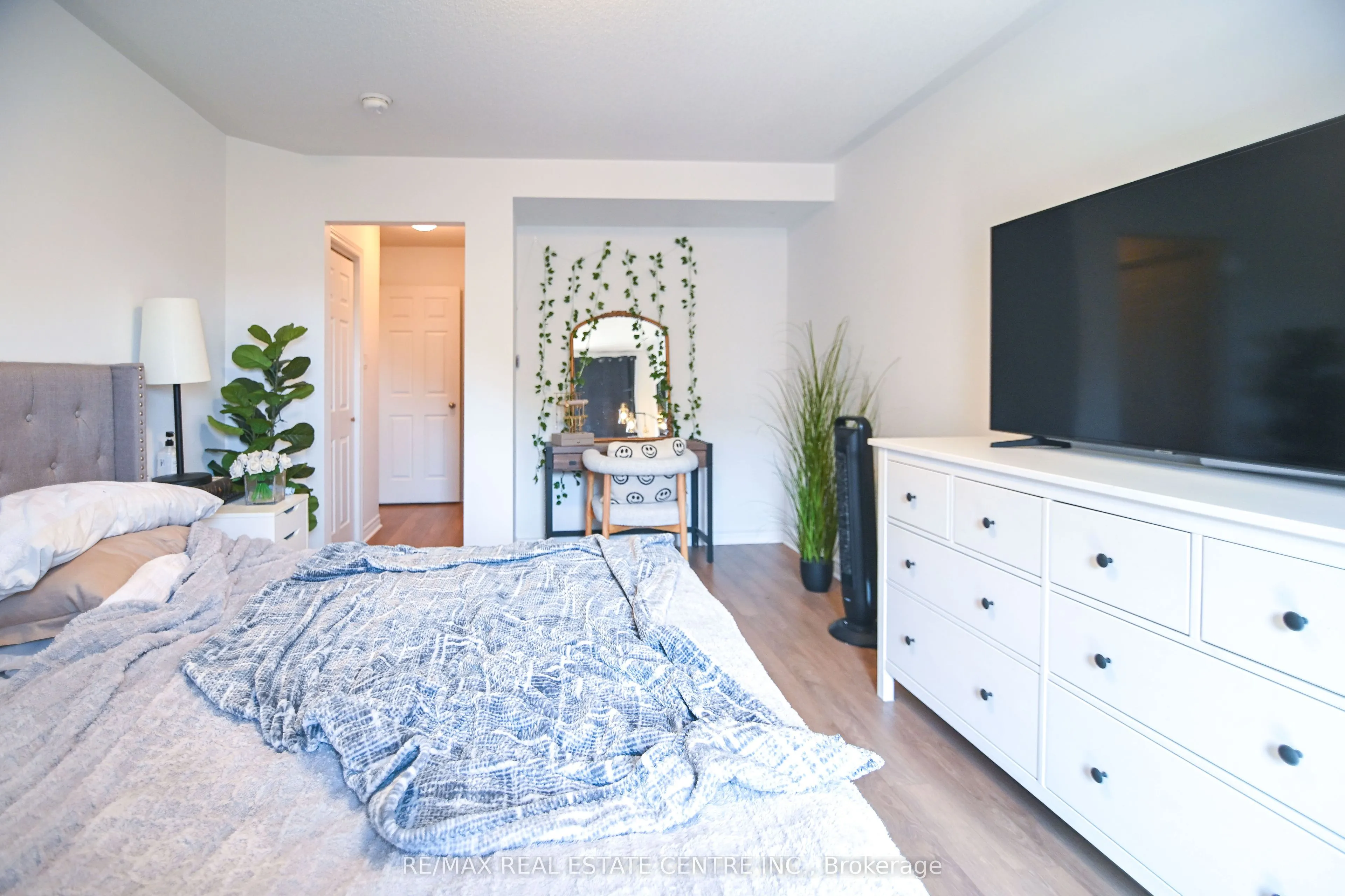 2420 Baronwood Drive, #11-03