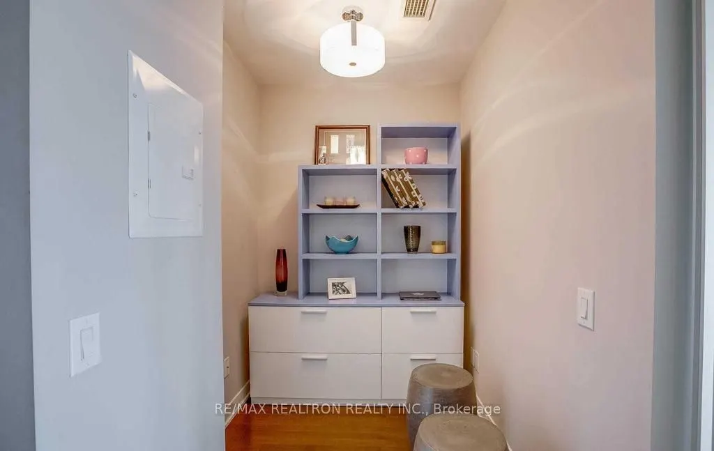 88 Park Lawn Road, #2803