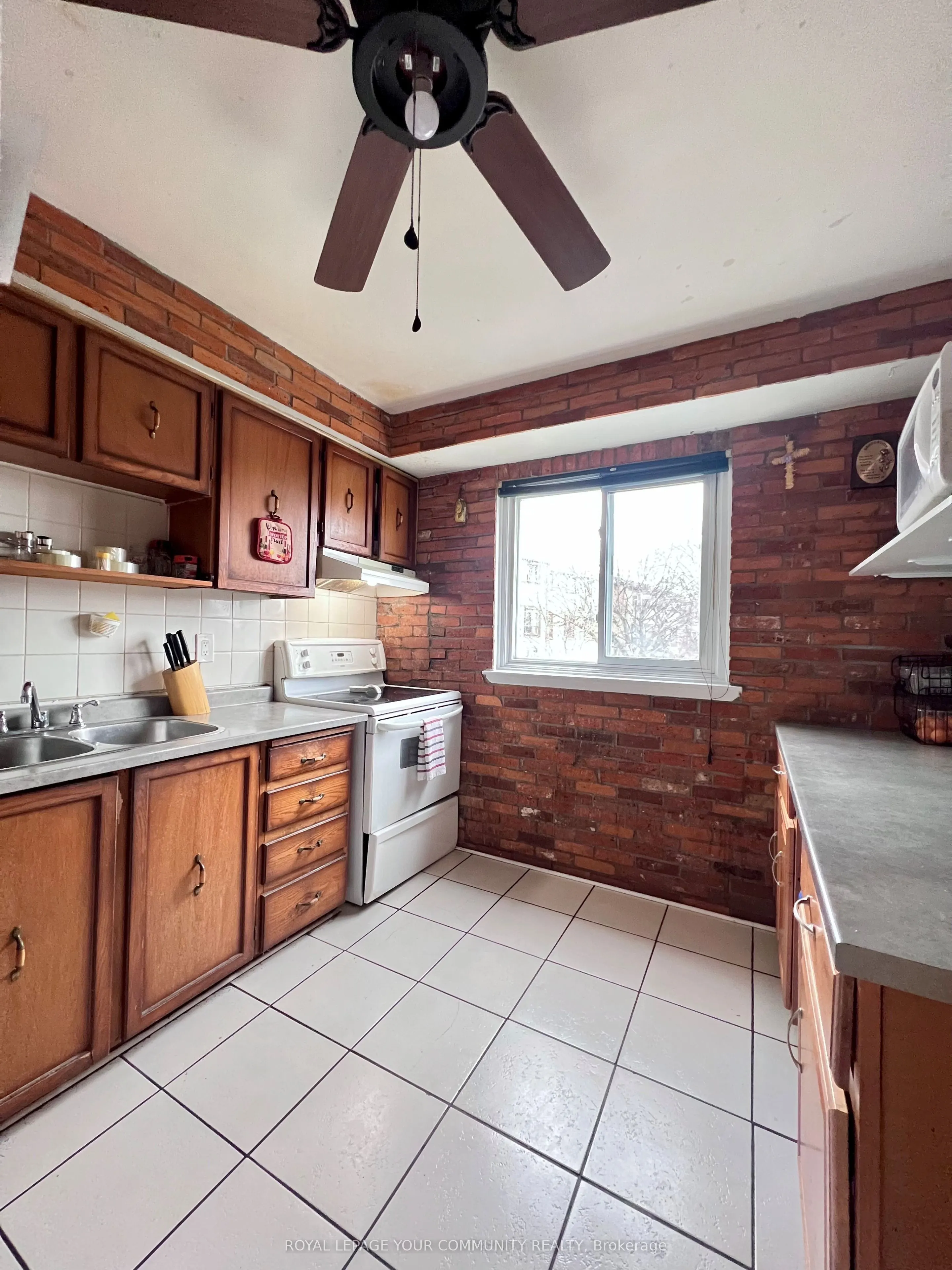 14 Moregate Crescent, #6