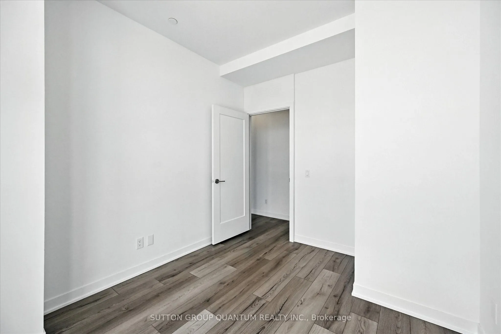 405 Dundas Street W, #PH06