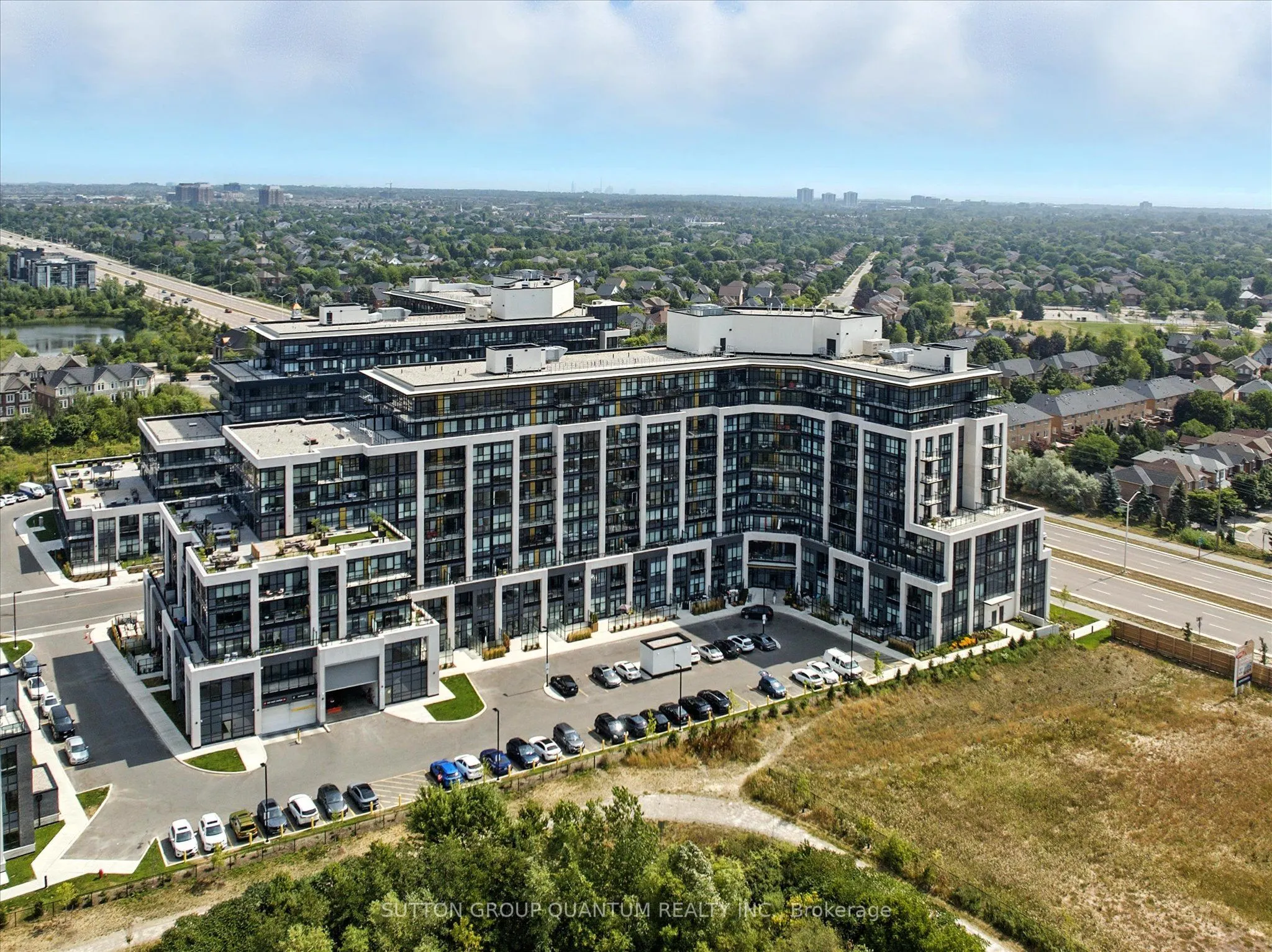405 Dundas Street W, #PH06