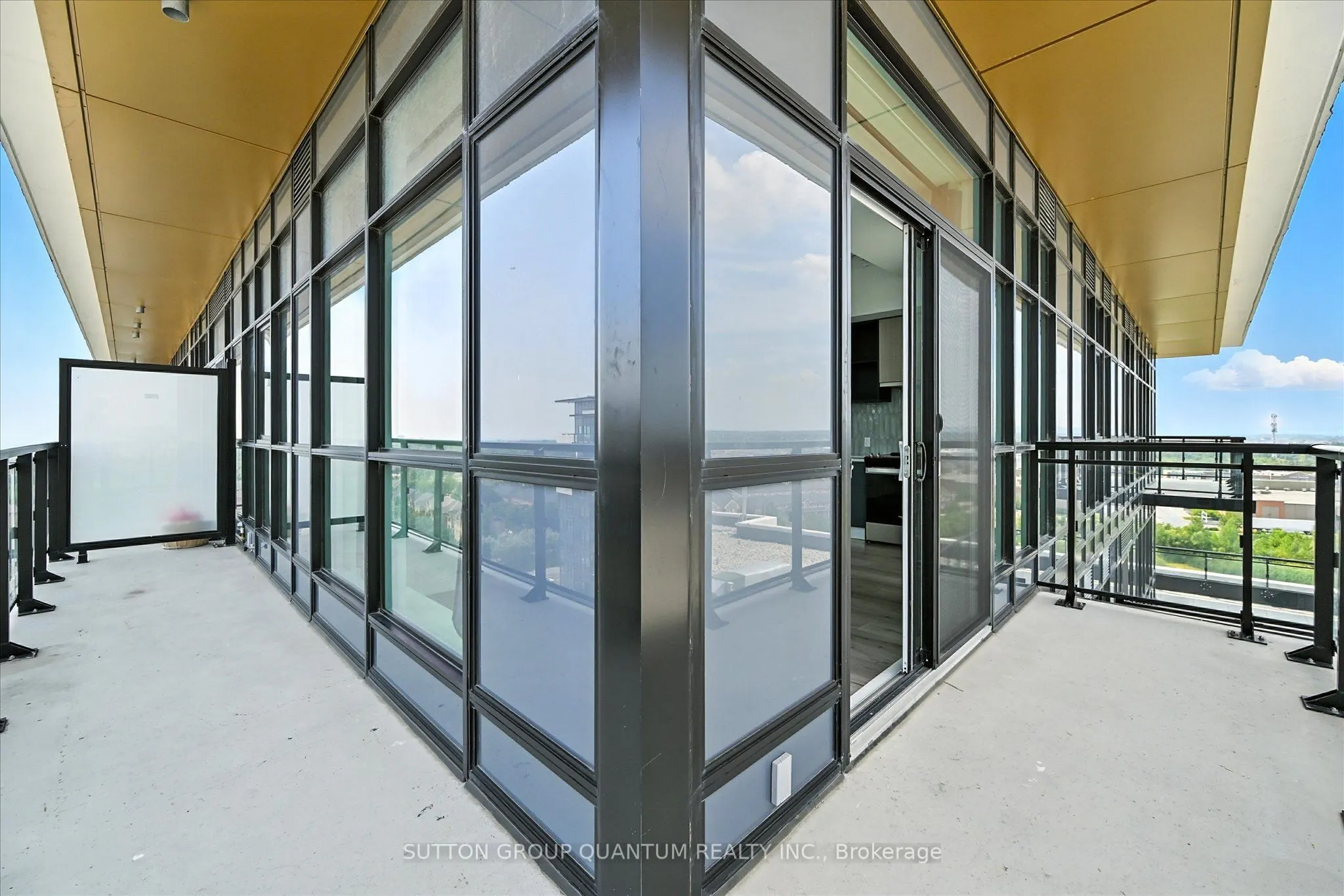 405 Dundas Street W, #PH06