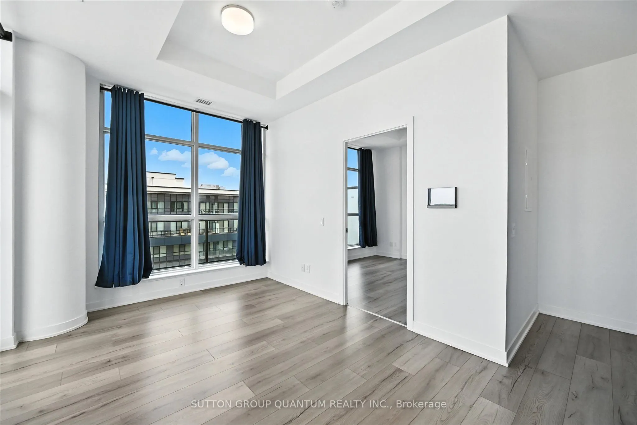 405 Dundas Street W, #PH06