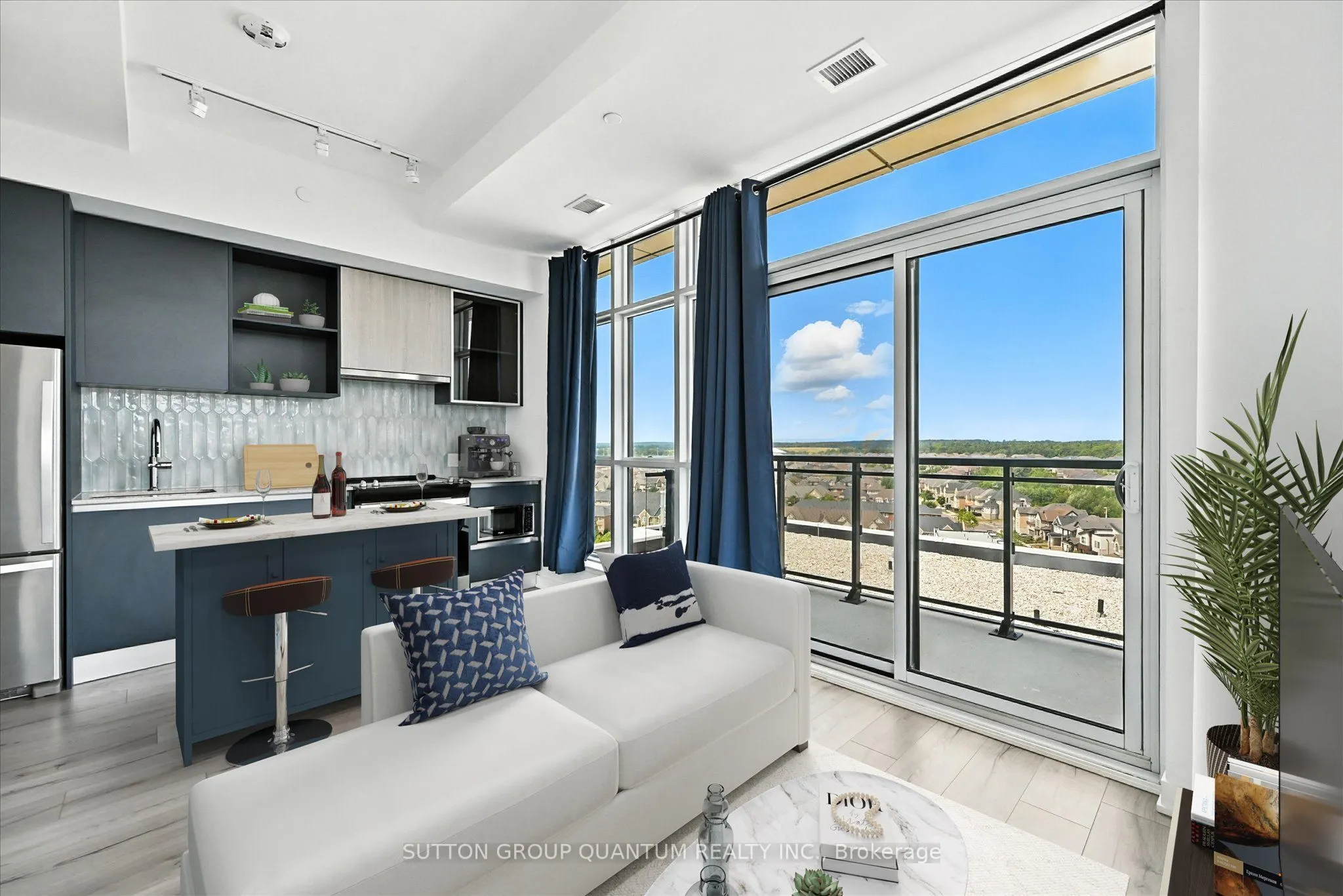 405 Dundas Street W, #PH06