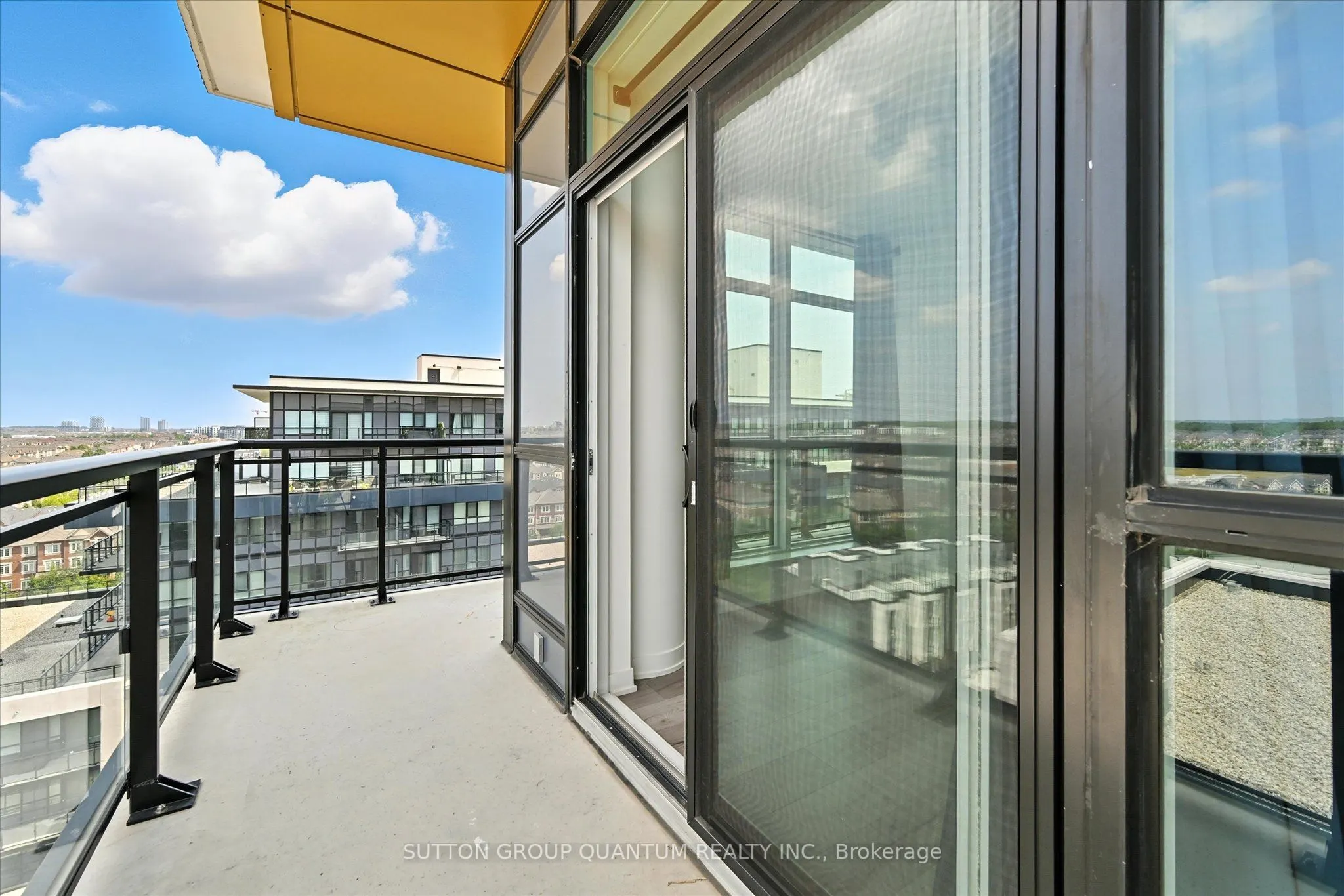 405 Dundas Street W, #PH06
