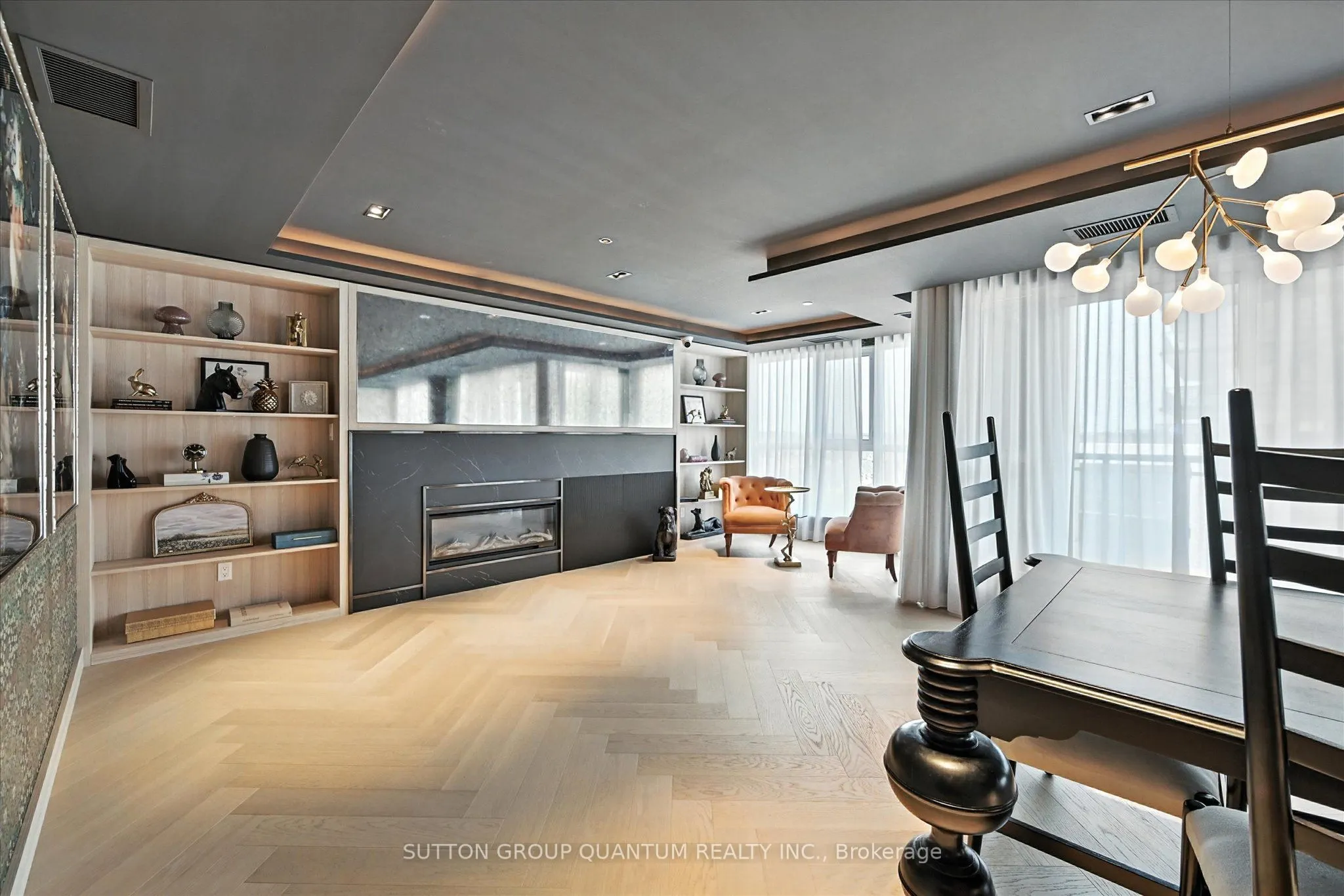 405 Dundas Street W, #PH06