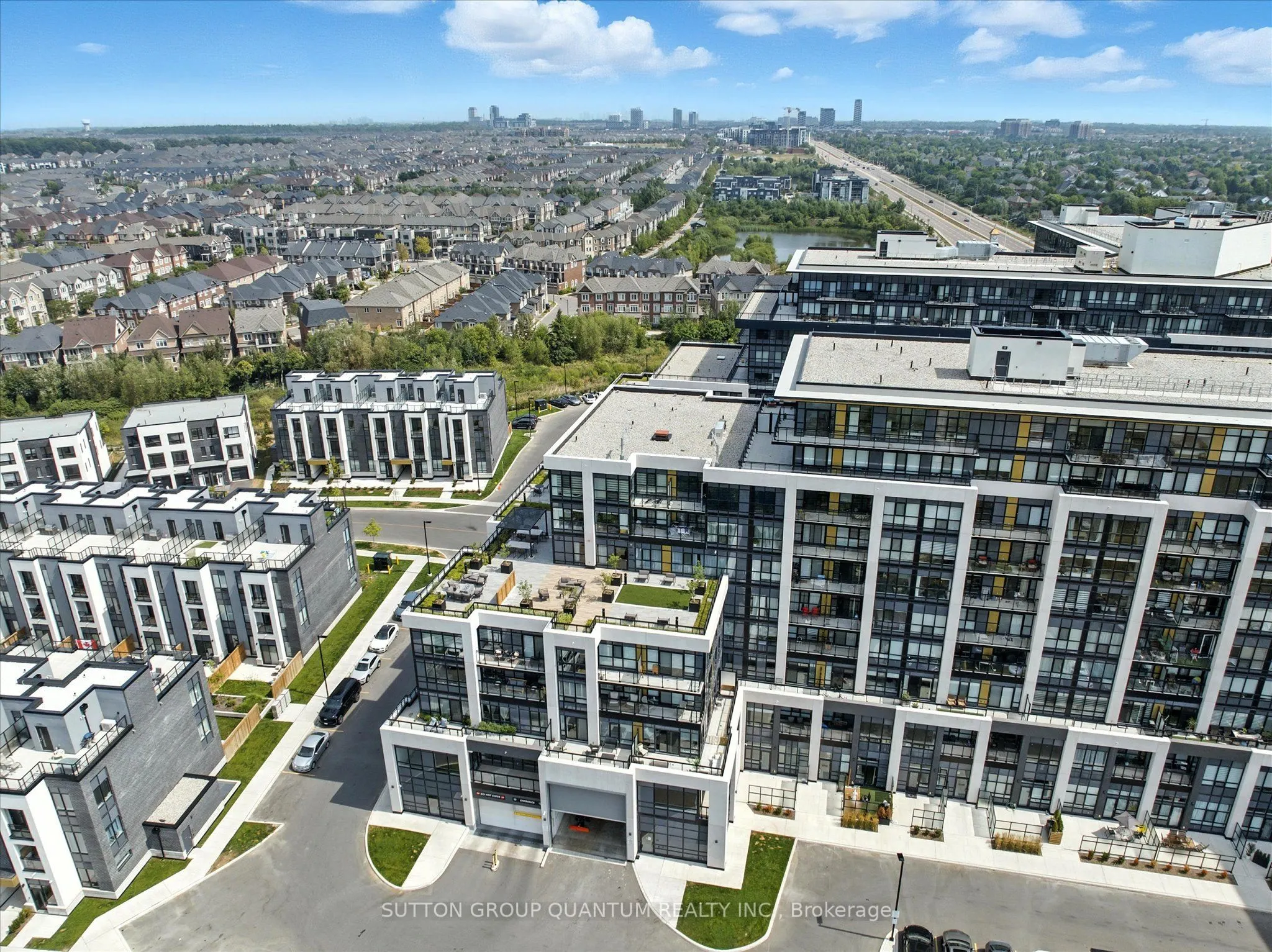 405 Dundas Street W, #PH06