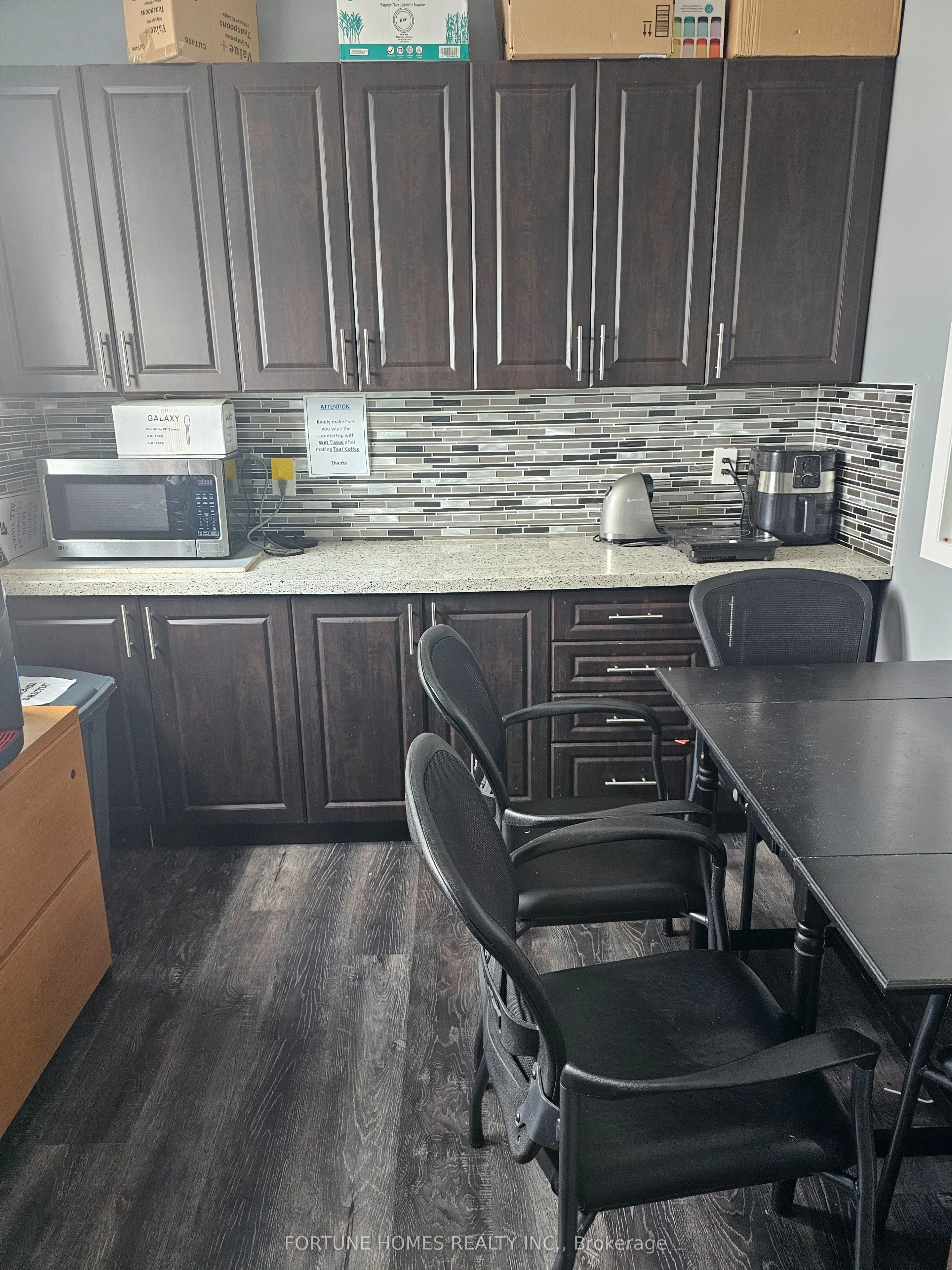7025 Tomken Road, #271