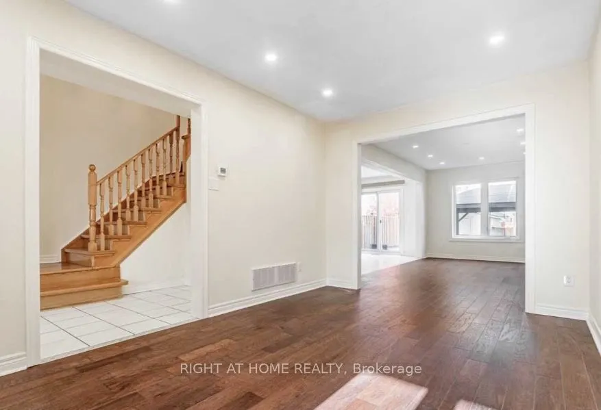 7049 Graydon Court