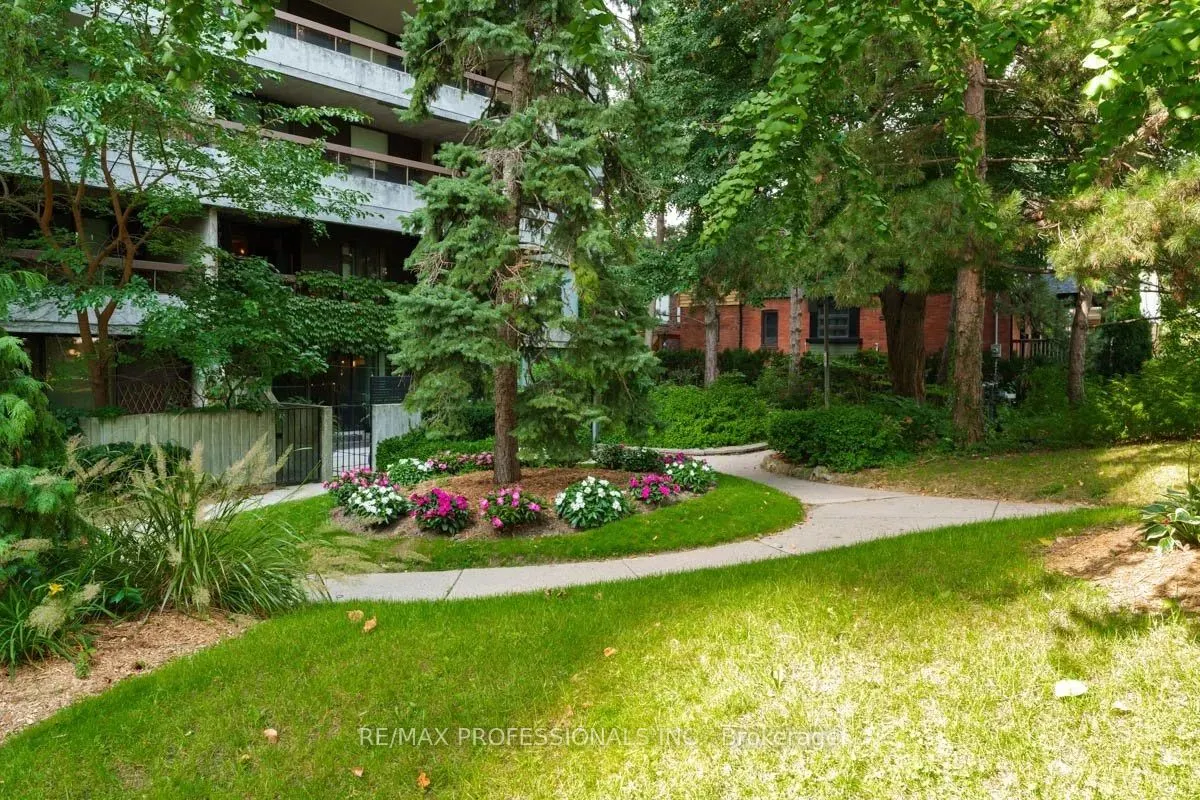 100 Quebec Avenue, #407