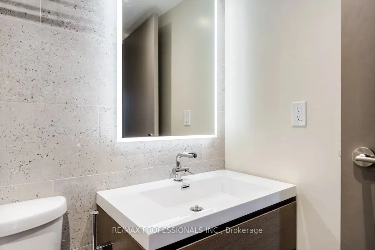 100 Quebec Avenue, #407