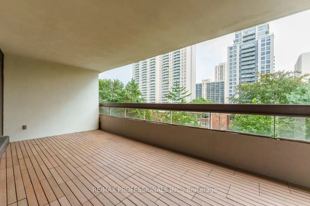 100 Quebec Avenue, #407