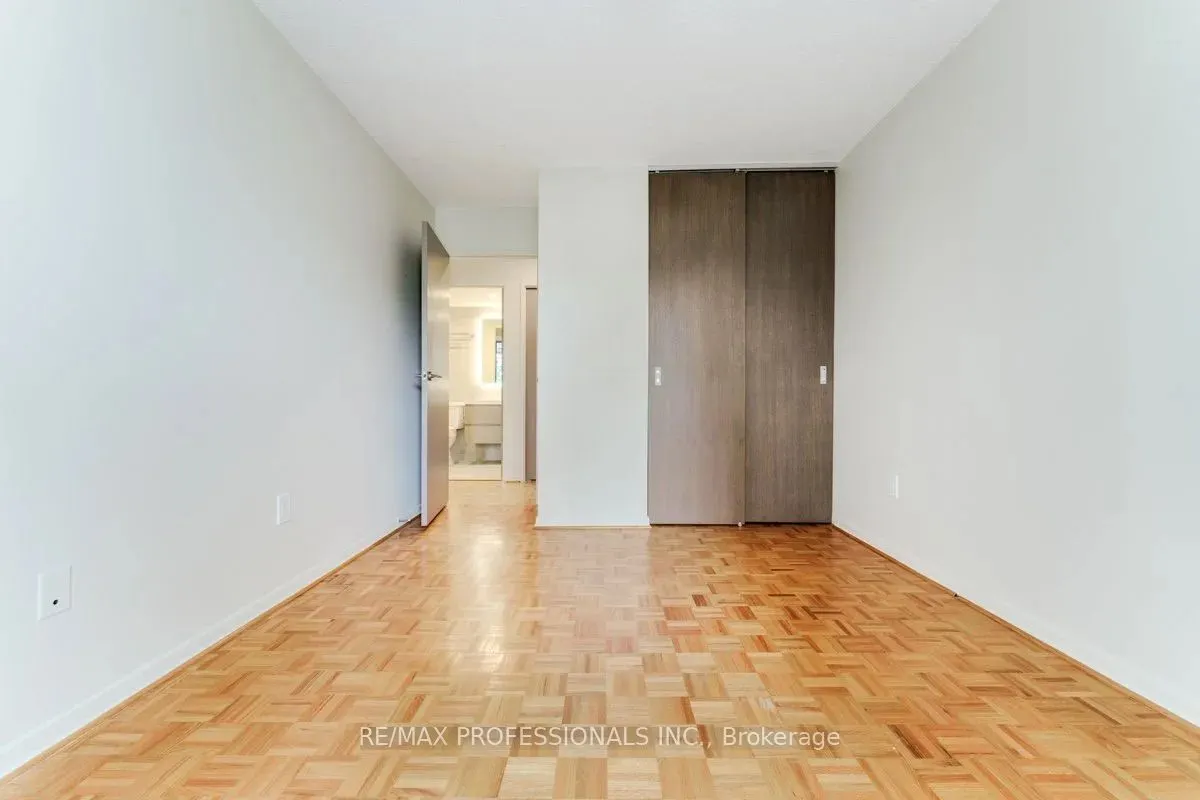100 Quebec Avenue, #407