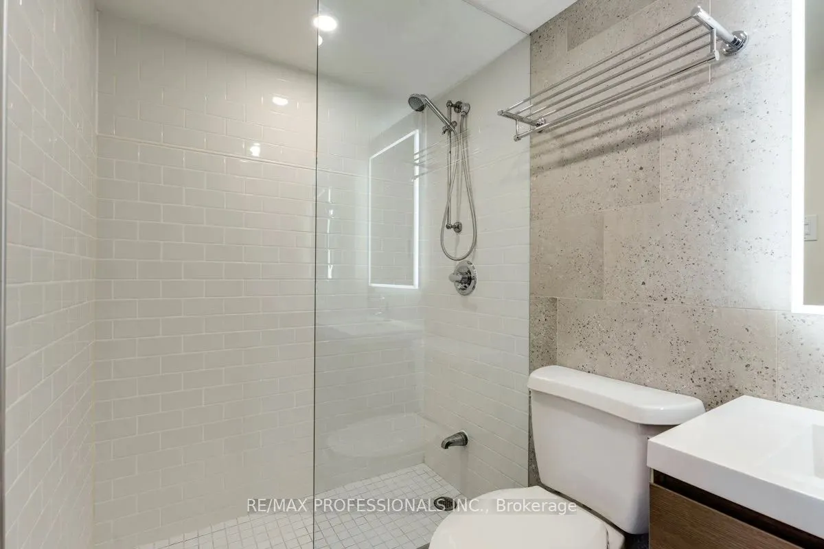 100 Quebec Avenue, #407