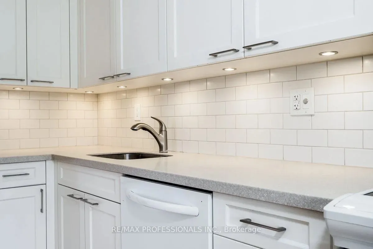 100 Quebec Avenue, #407