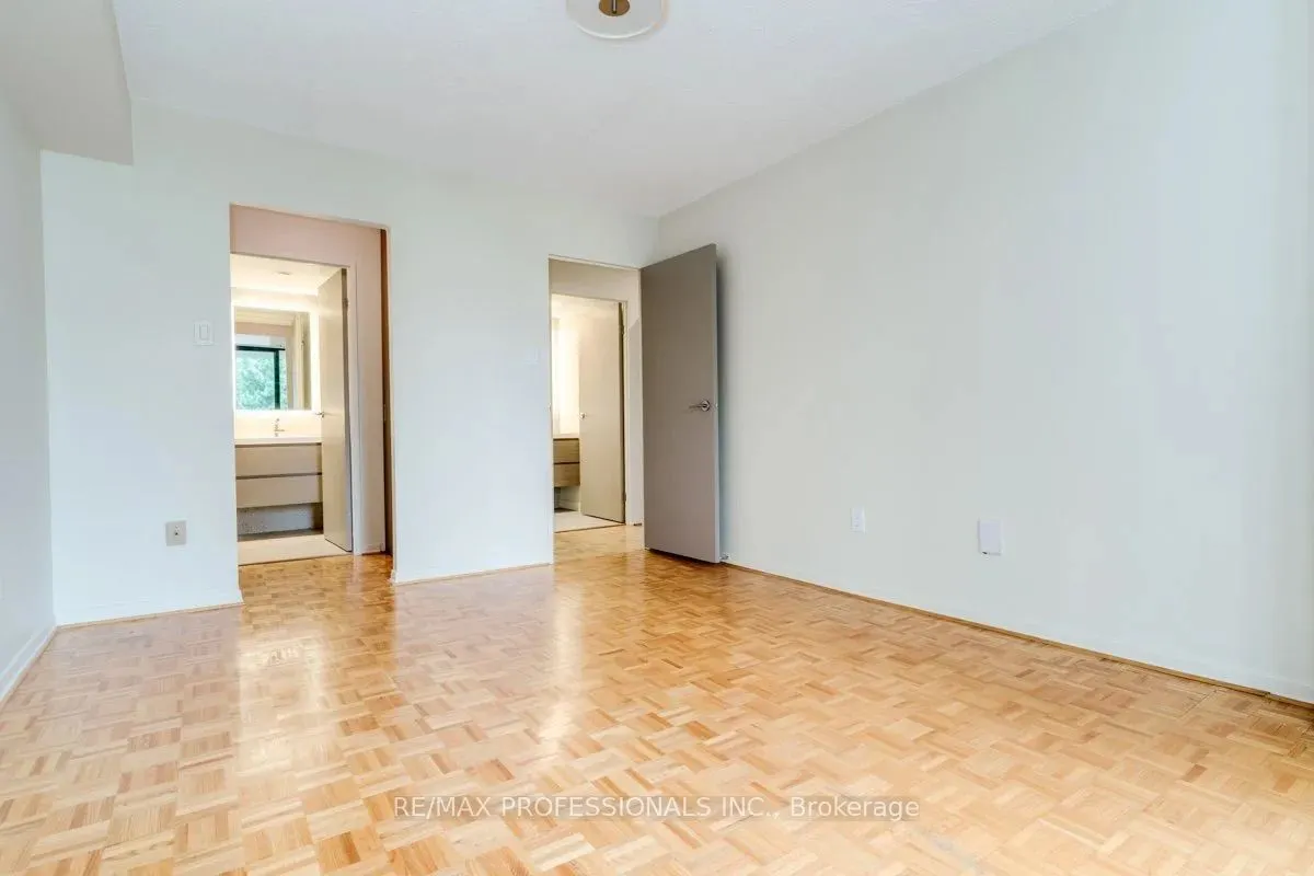 100 Quebec Avenue, #407