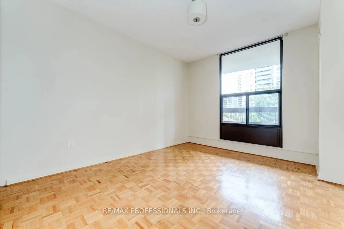 100 Quebec Avenue, #407
