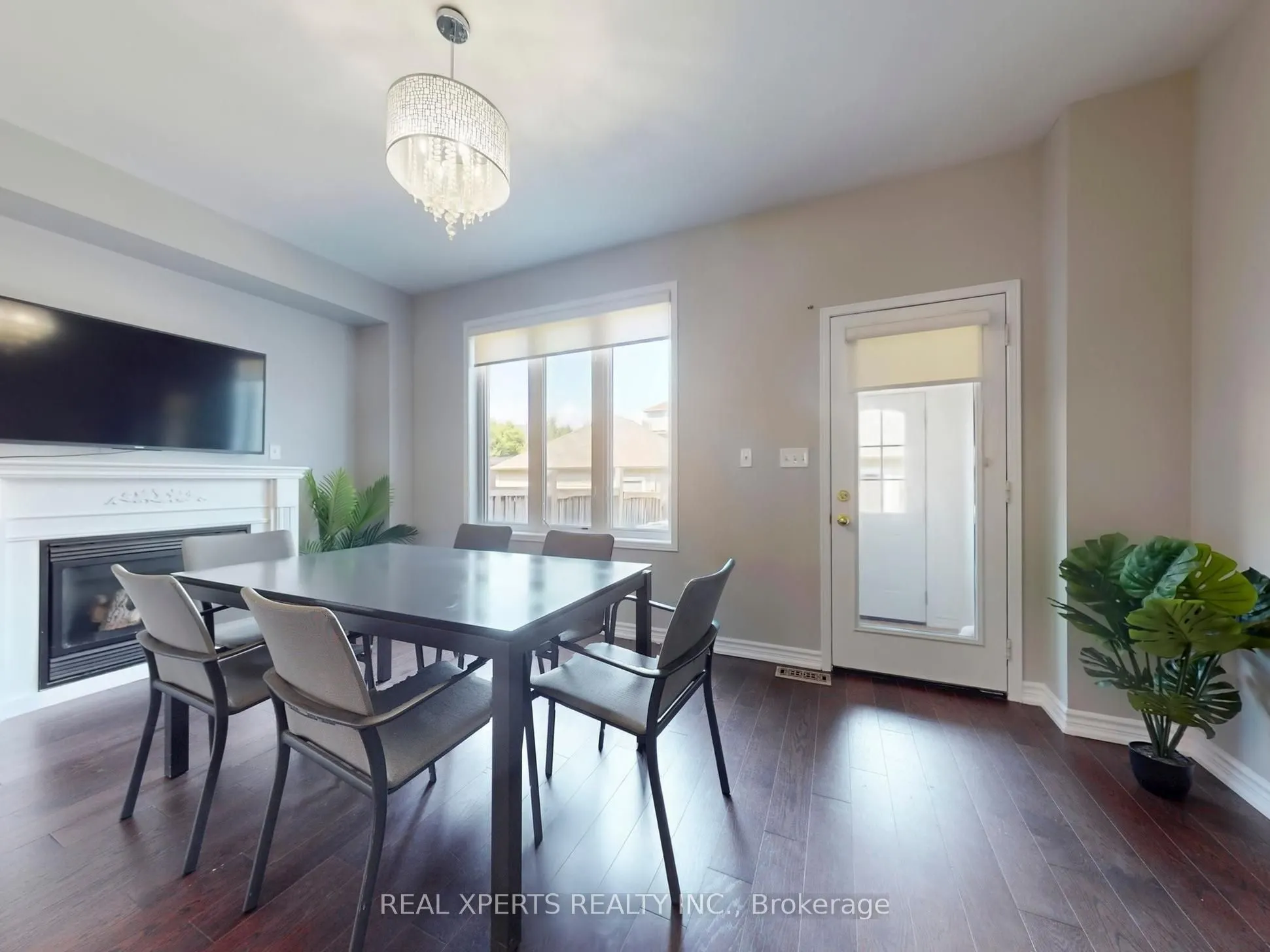 251 Murray Ross Parkway