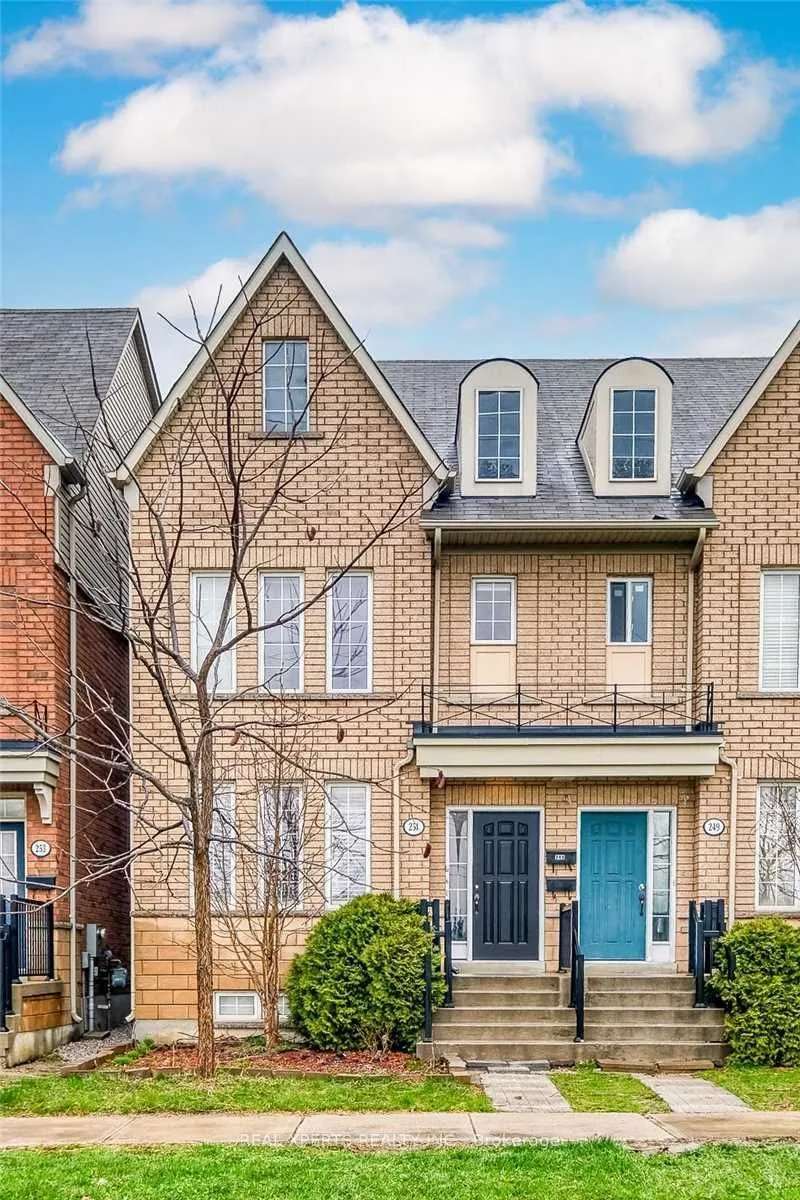 251 Murray Ross Parkway