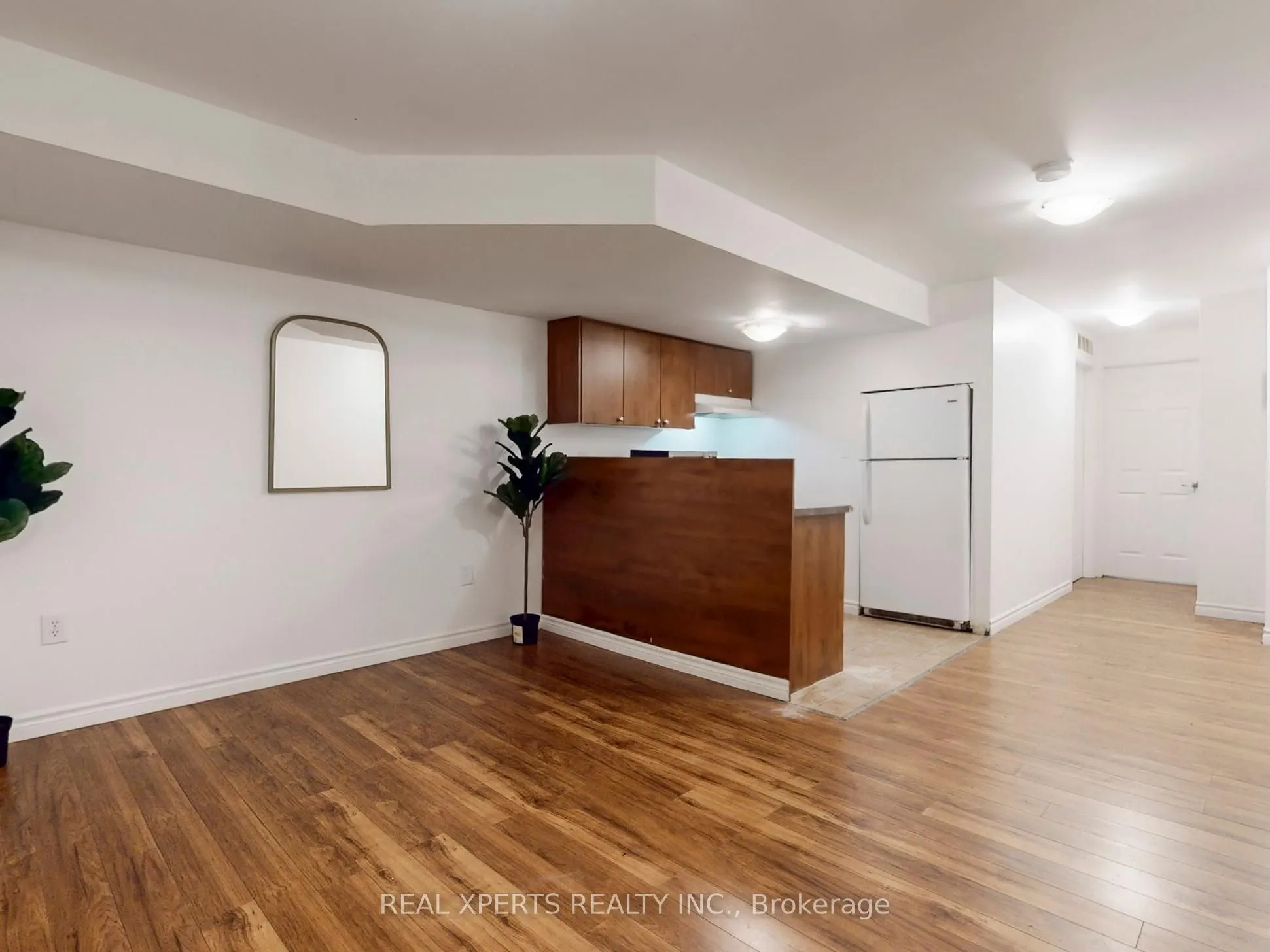 251 Murray Ross Parkway