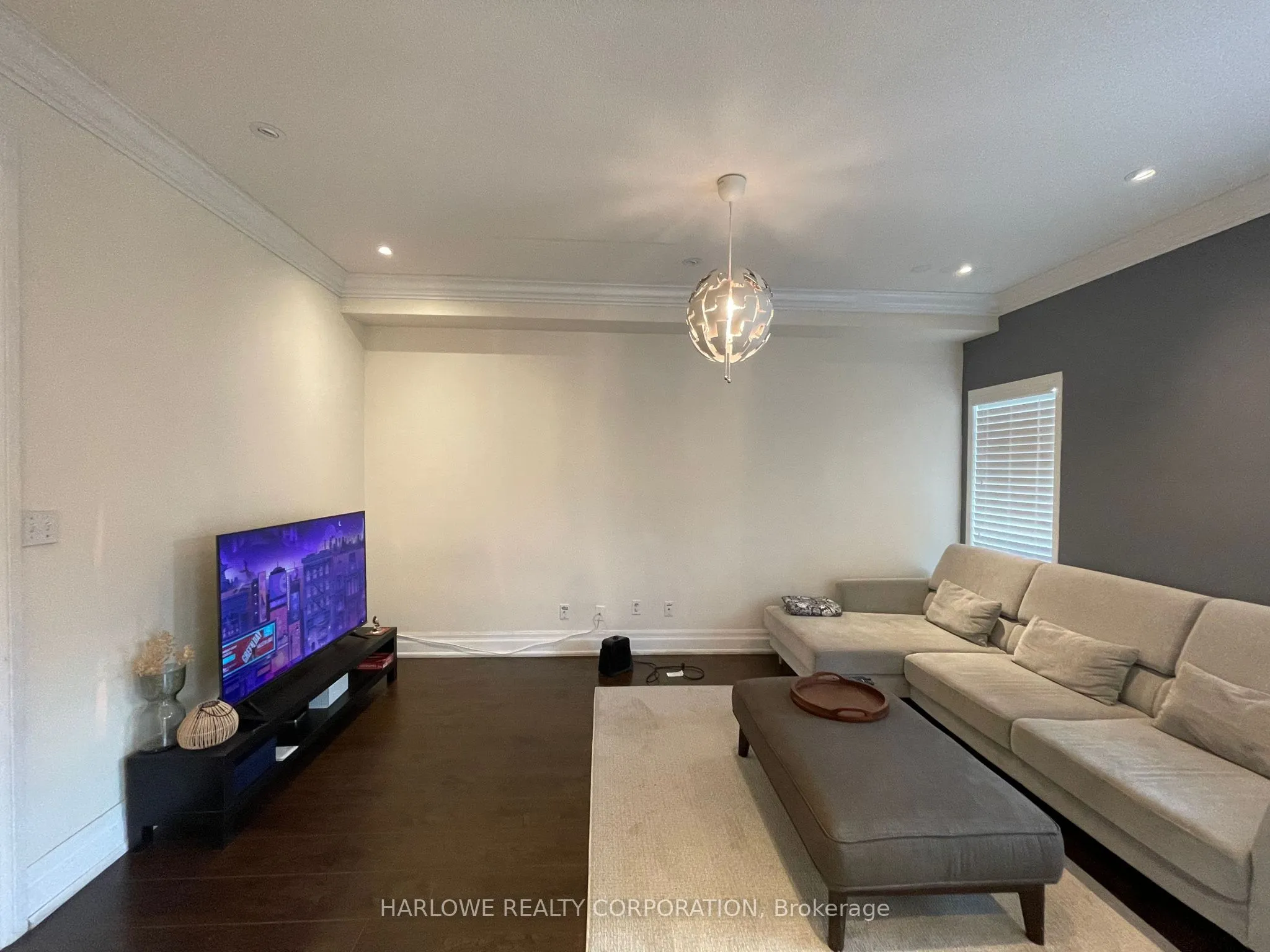 54 Travis Crescent, #Upper