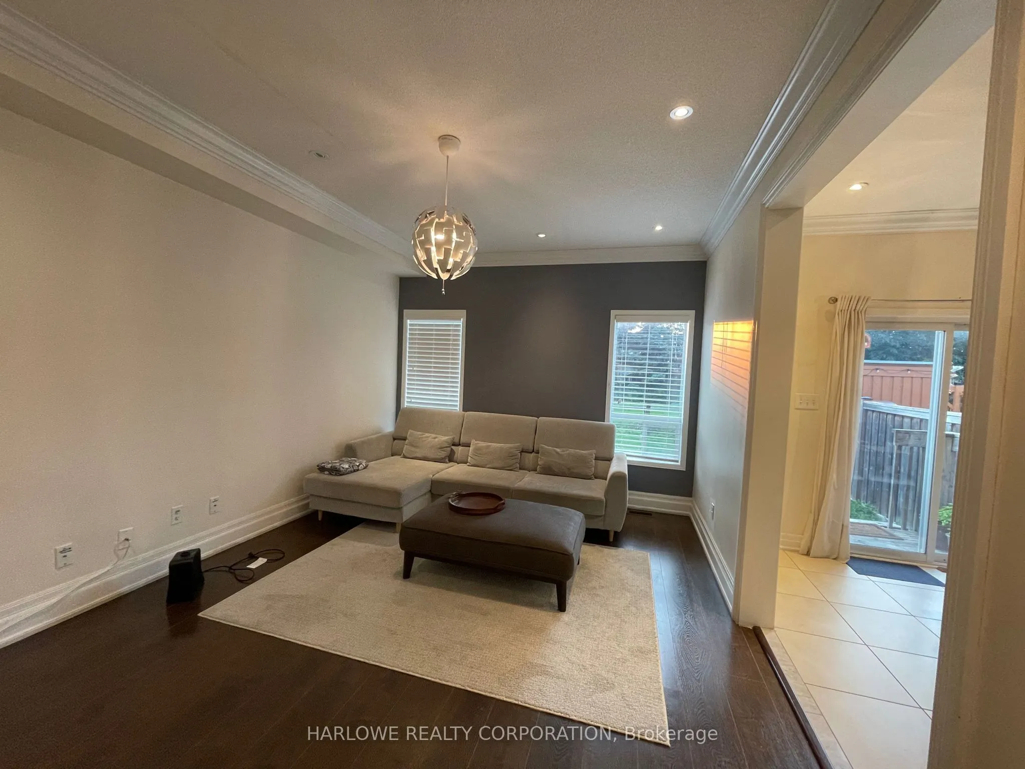 54 Travis Crescent, #Upper