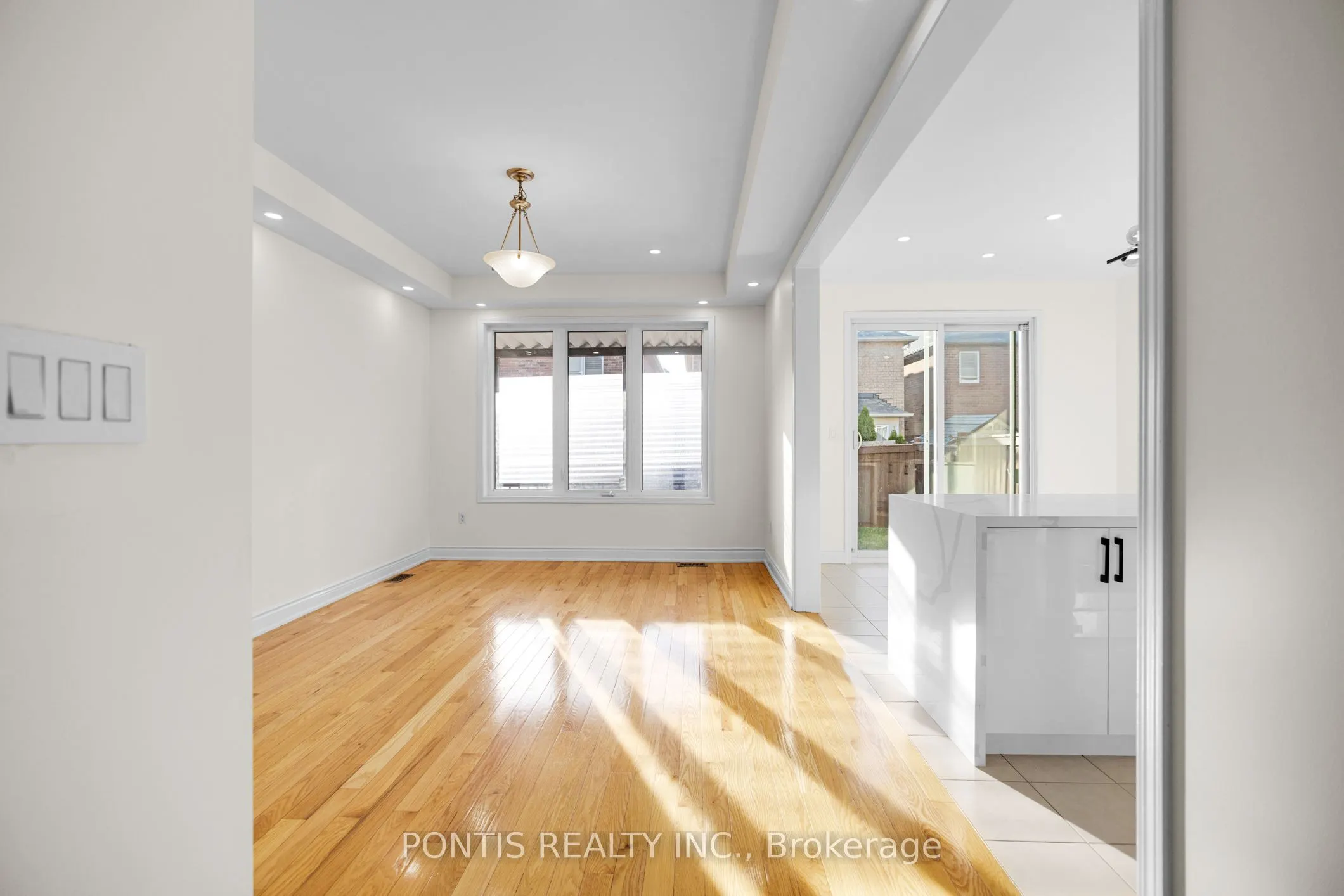 6 DULVERTON Drive