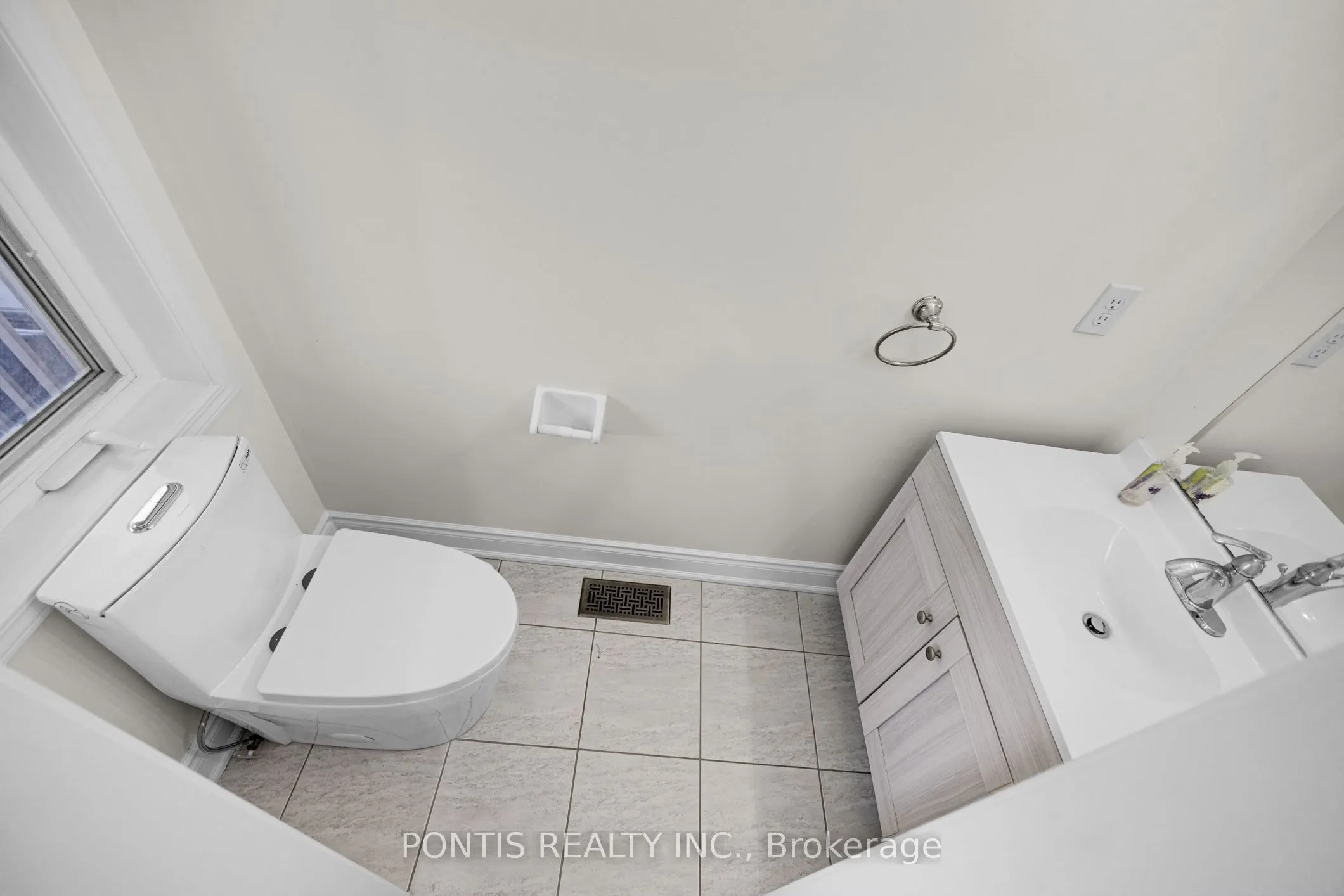 6 DULVERTON Drive