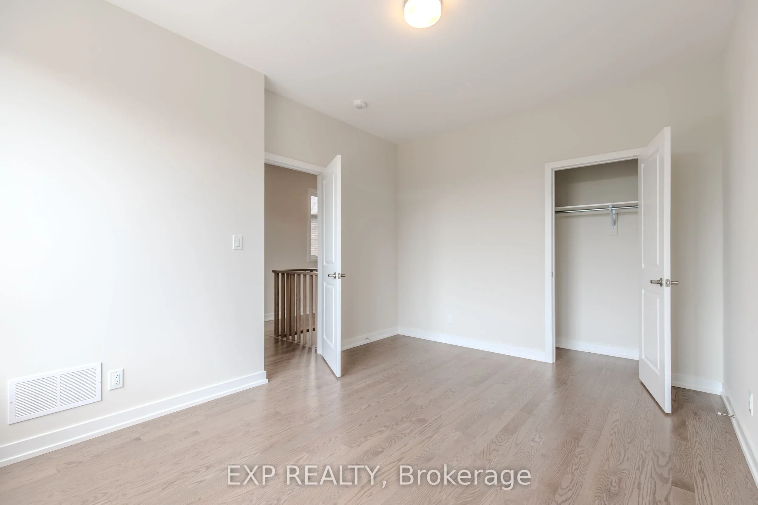 1213 Dartmouth Crescent