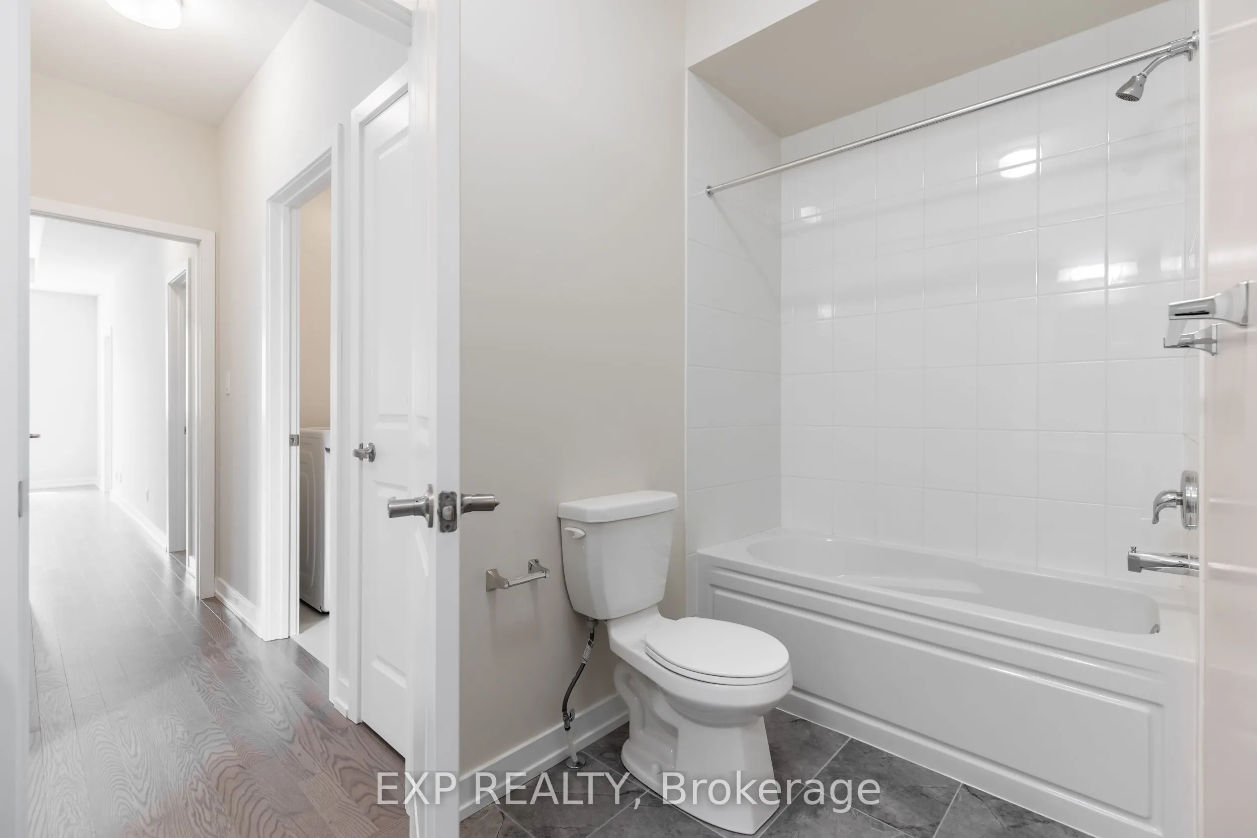 1213 Dartmouth Crescent