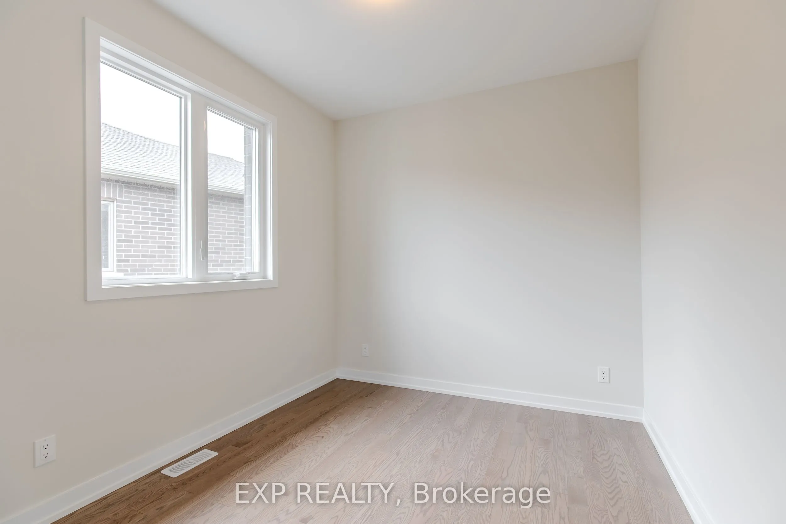 1213 Dartmouth Crescent