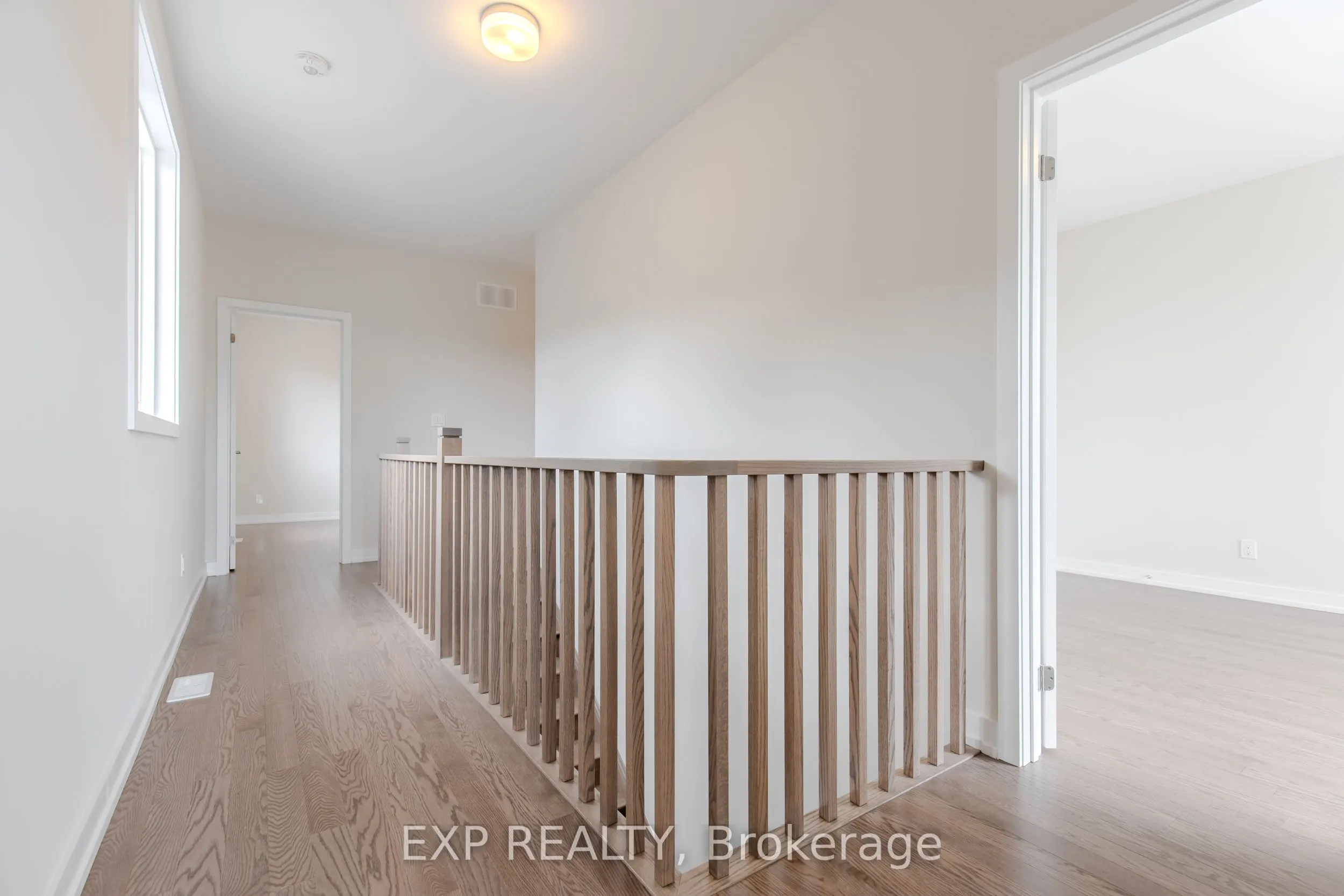 1213 Dartmouth Crescent