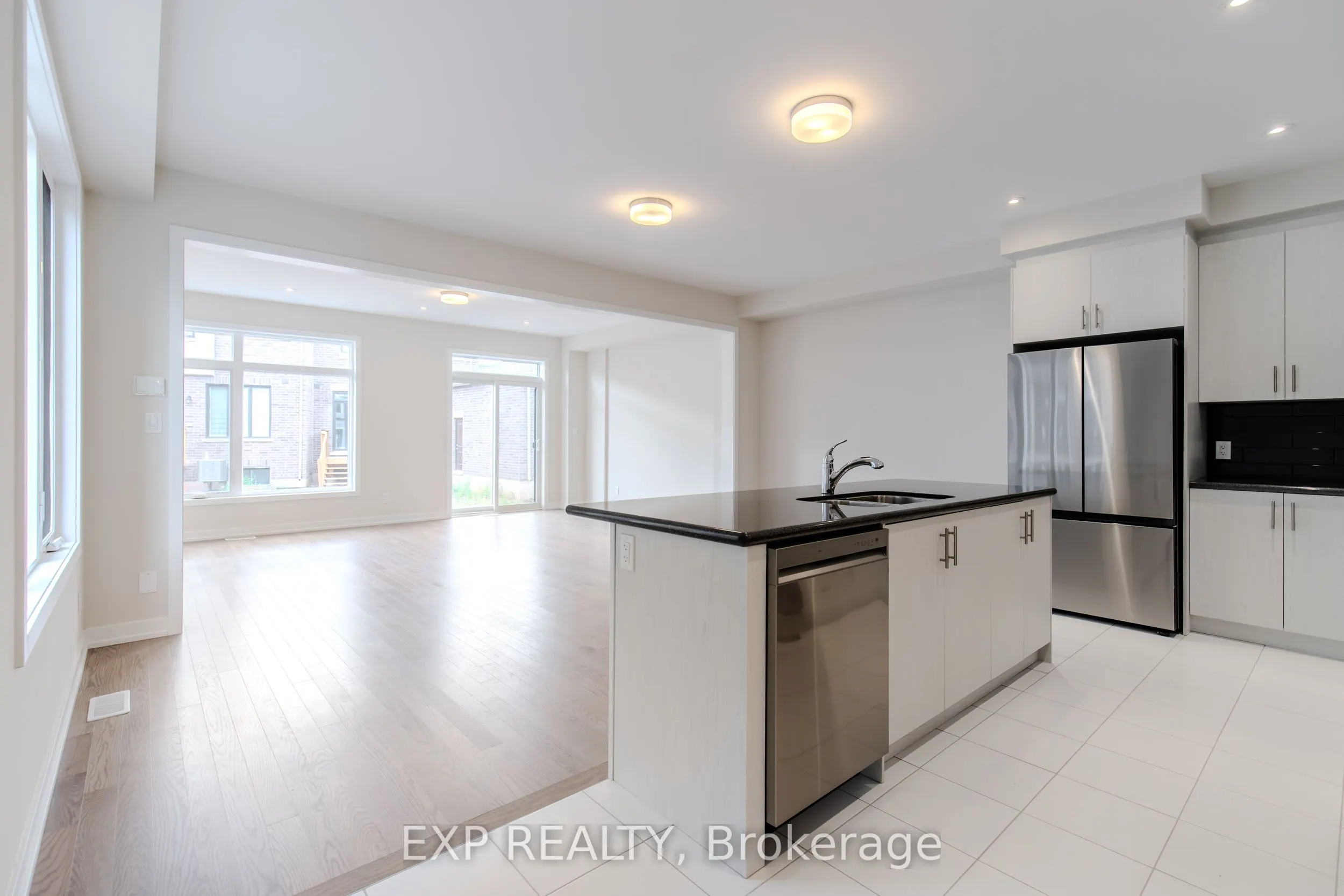 1213 Dartmouth Crescent