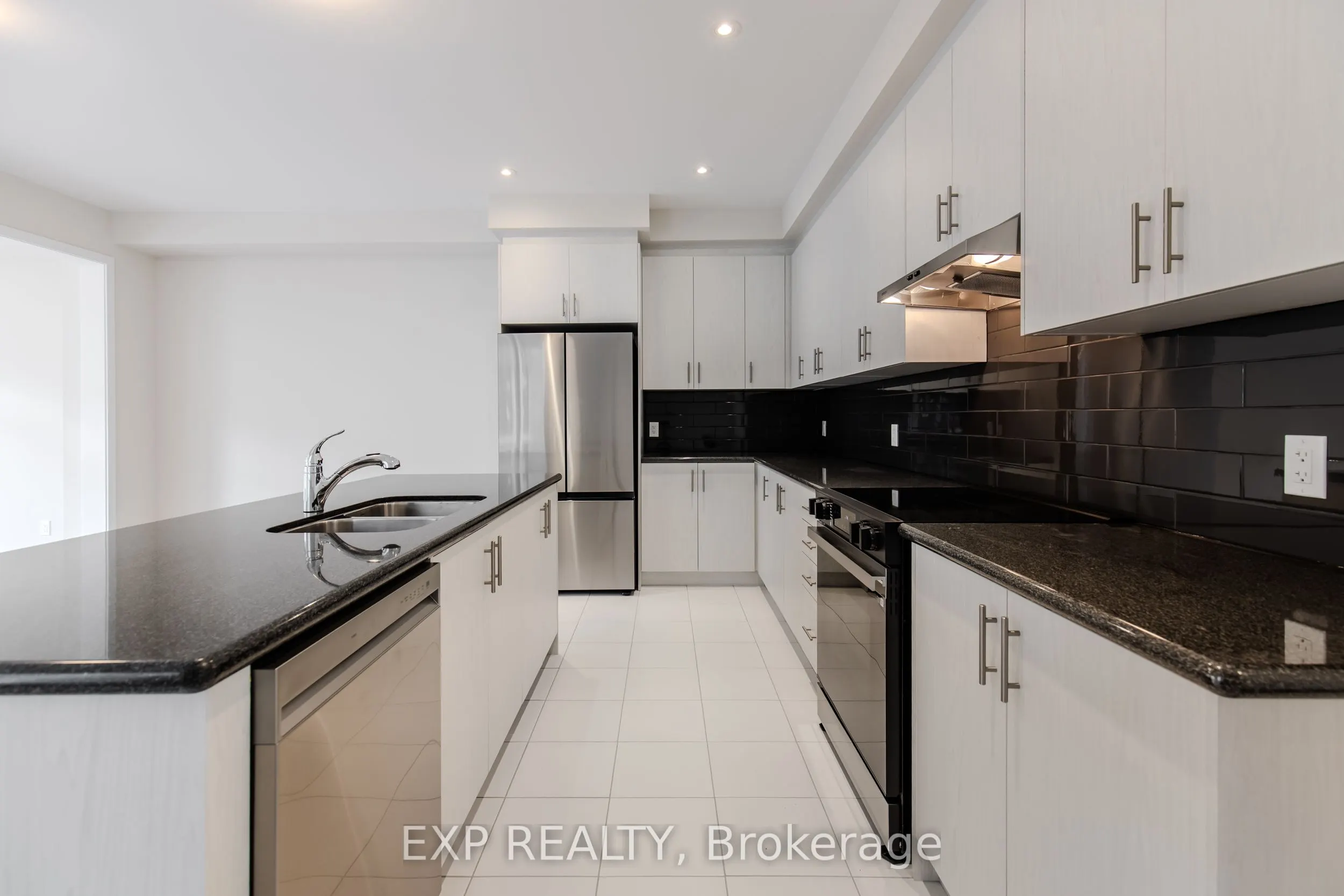 1213 Dartmouth Crescent