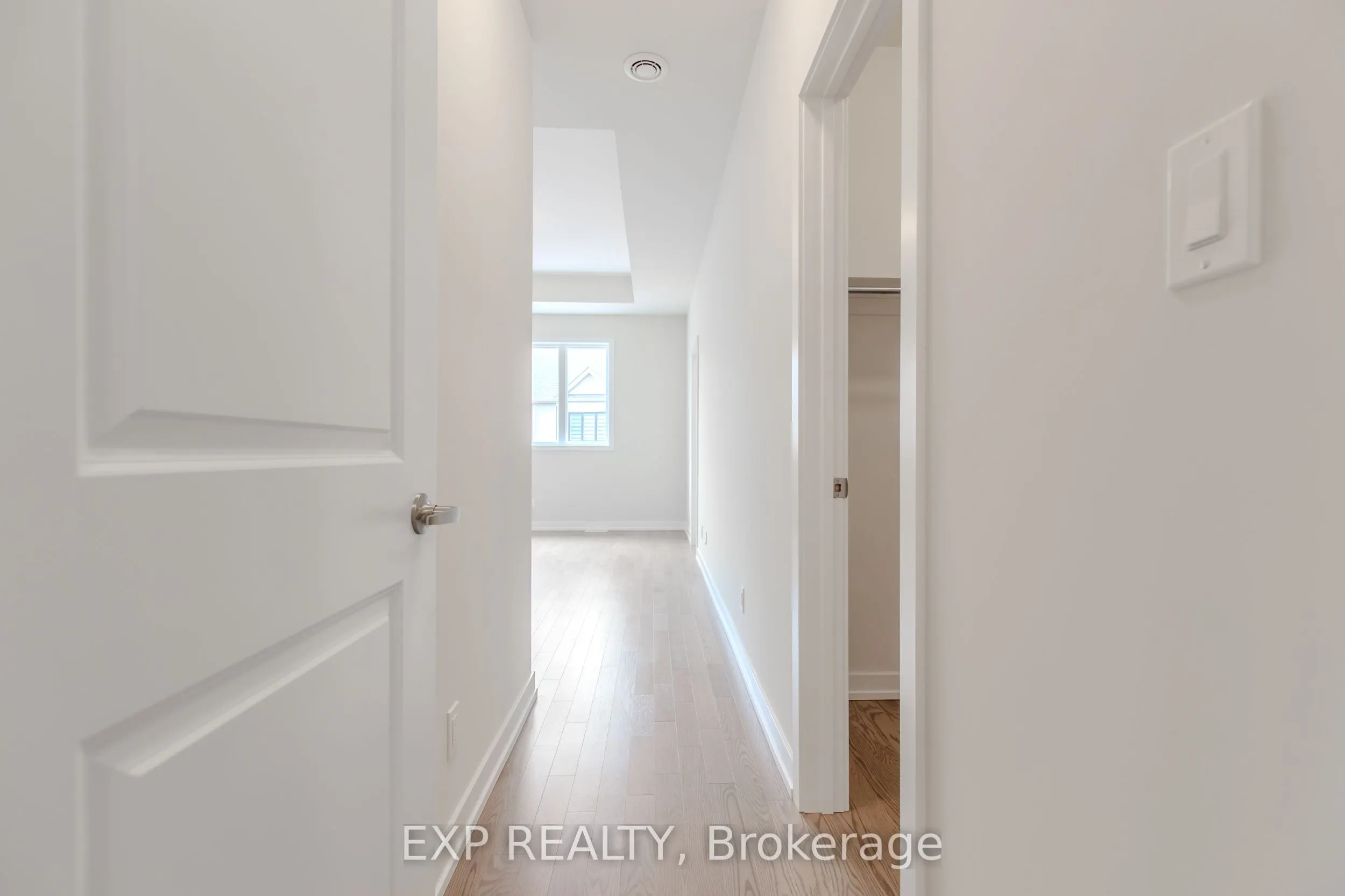 1213 Dartmouth Crescent