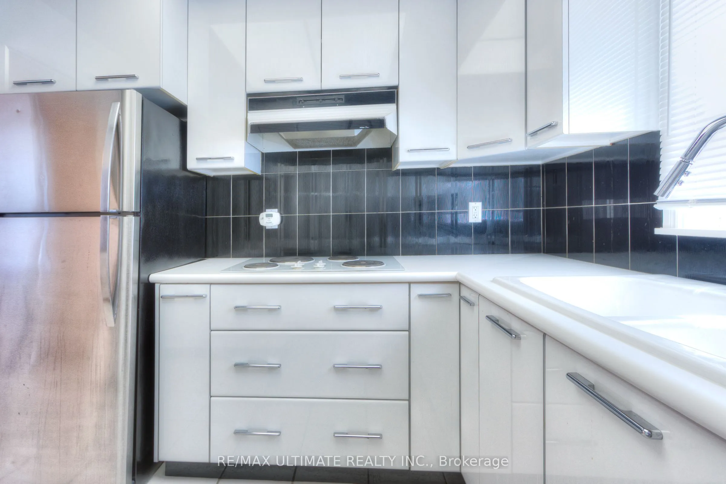 1652 Dufferin Street, #Main