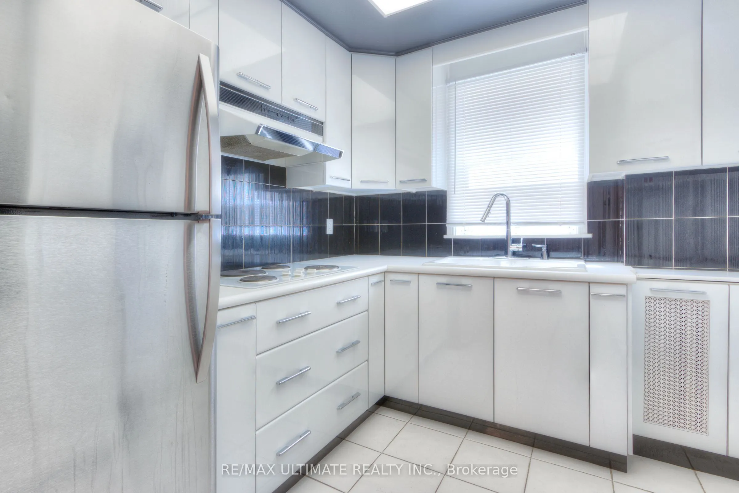 1652 Dufferin Street, #Main