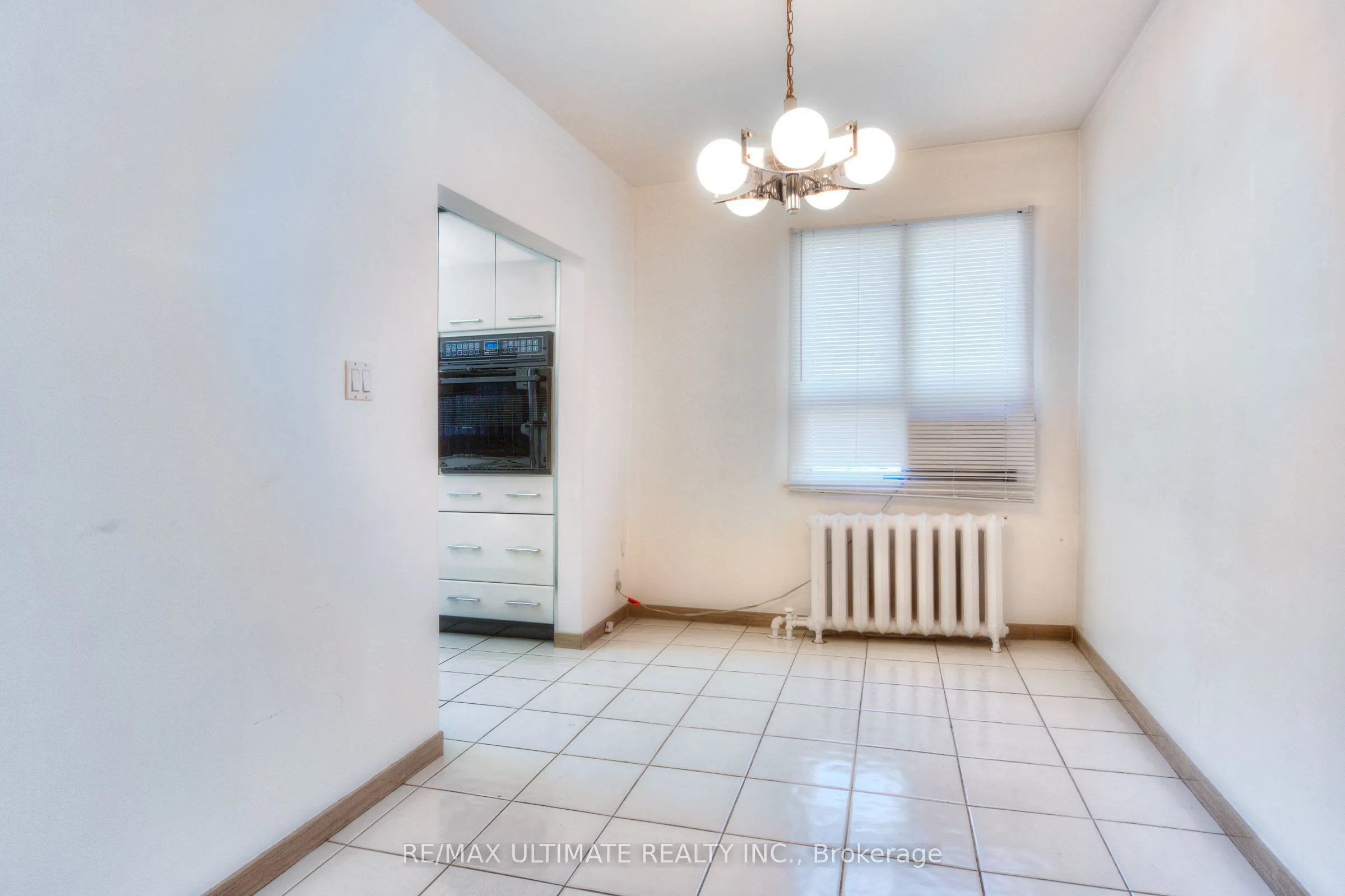 1652 Dufferin Street, #Main