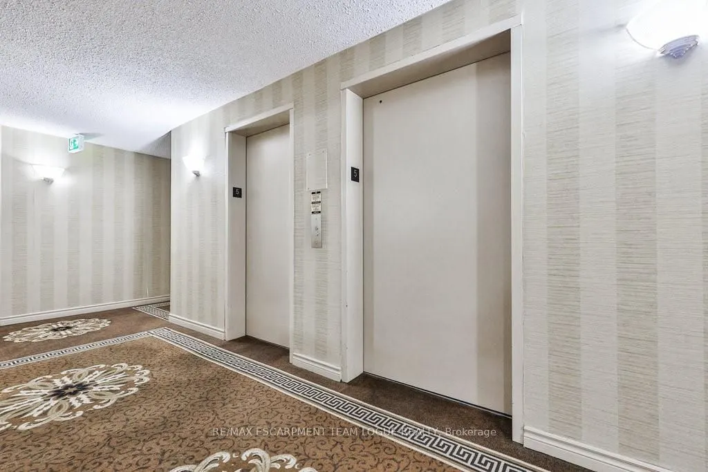 2121 Lakeshore Road, #502