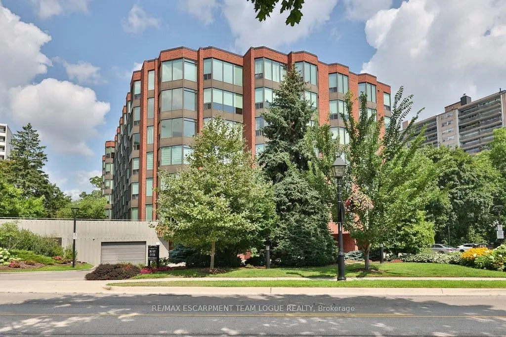 2121 Lakeshore Road, #502