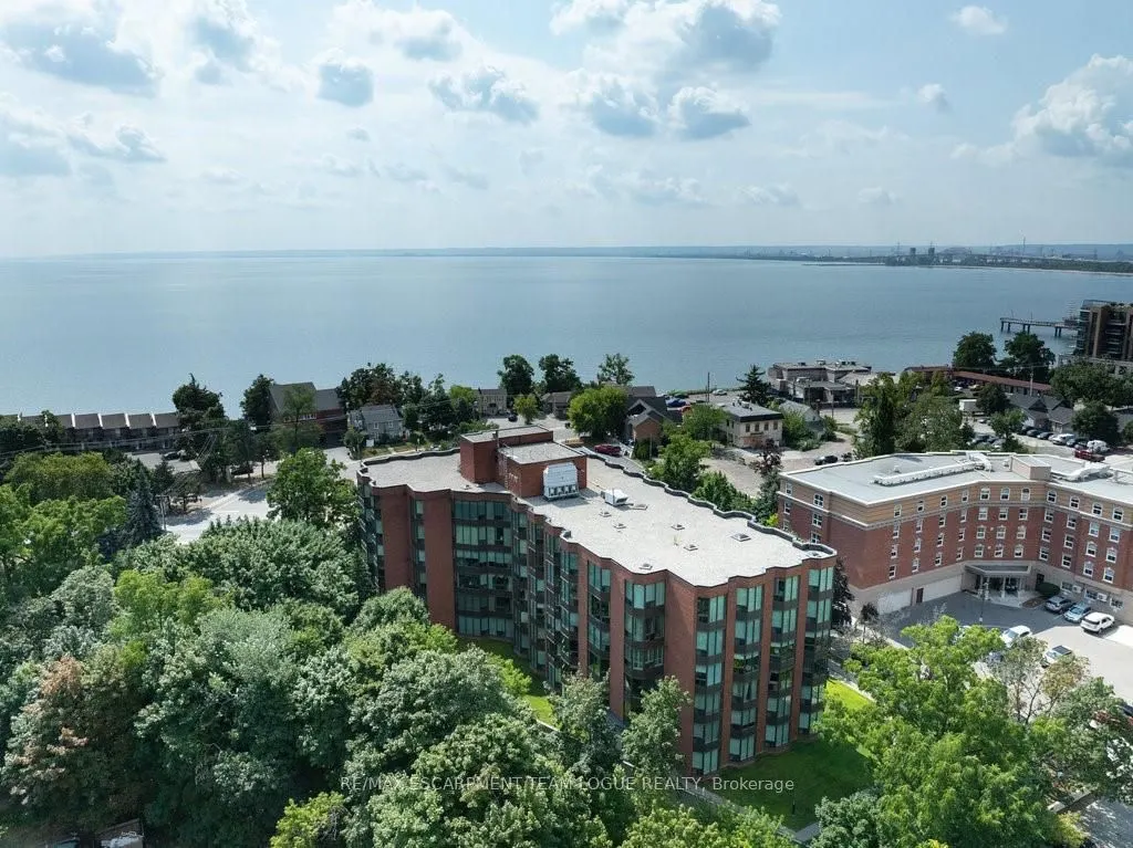 2121 Lakeshore Road, #502
