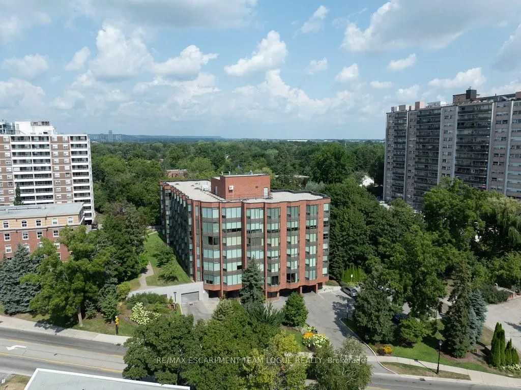 2121 Lakeshore Road, #502