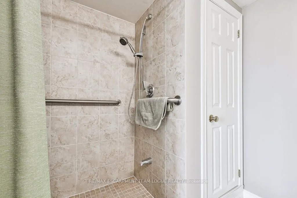 2121 Lakeshore Road, #502