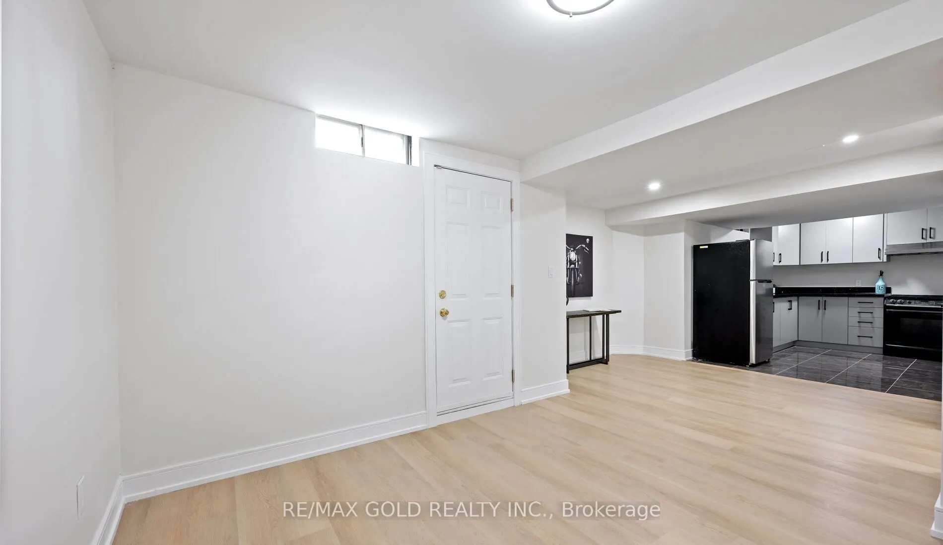 68 Blackwell Place N