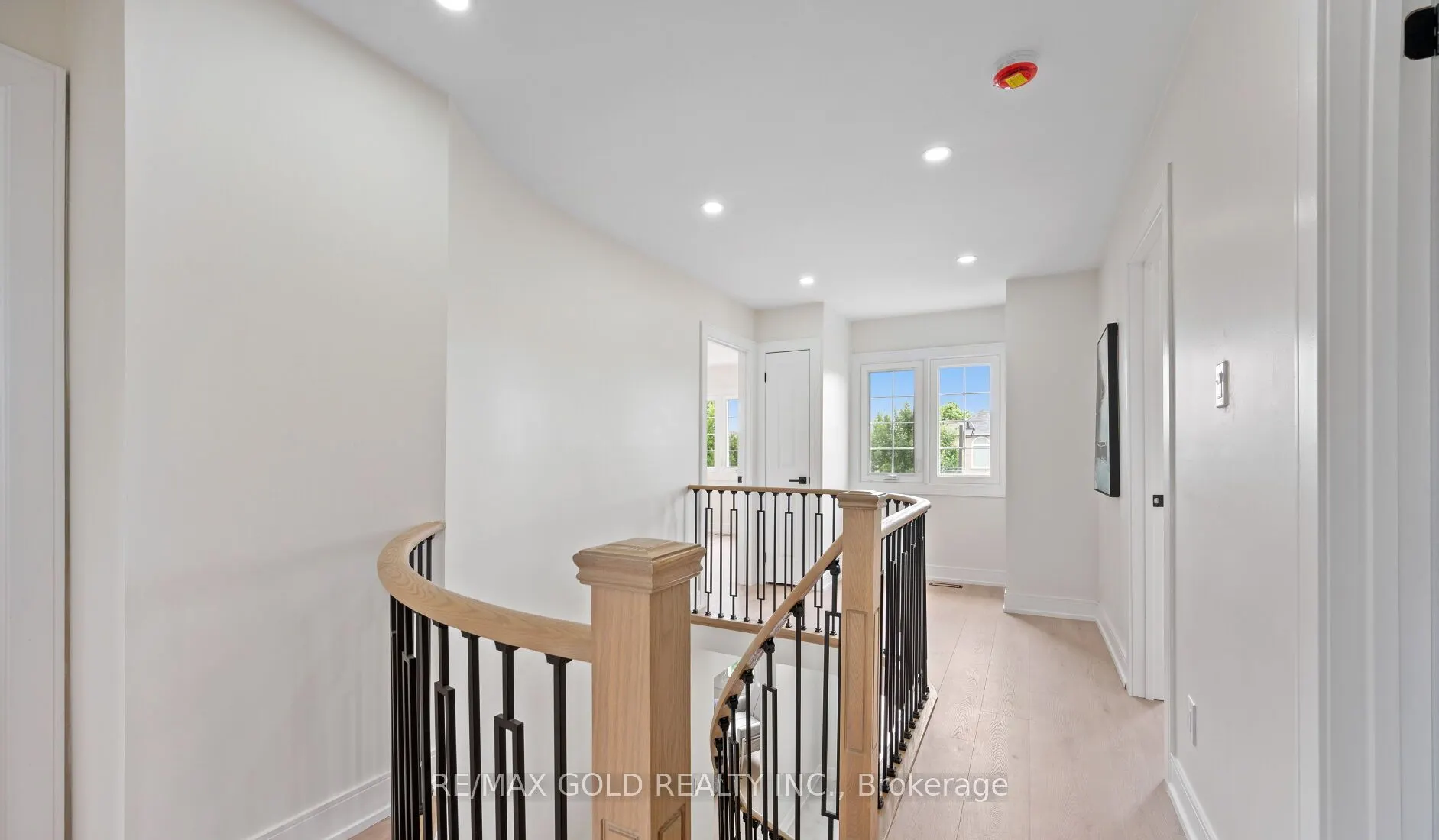 68 Blackwell Place N