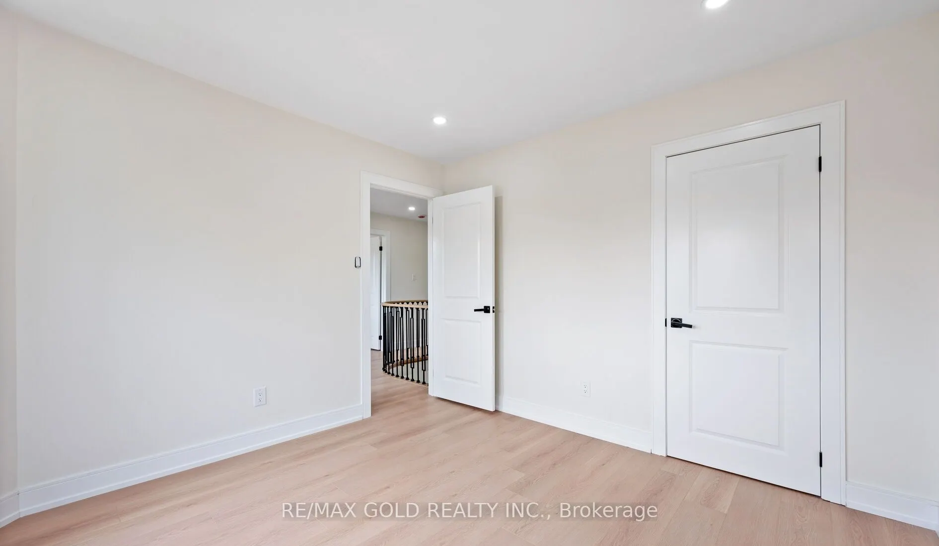 68 Blackwell Place N