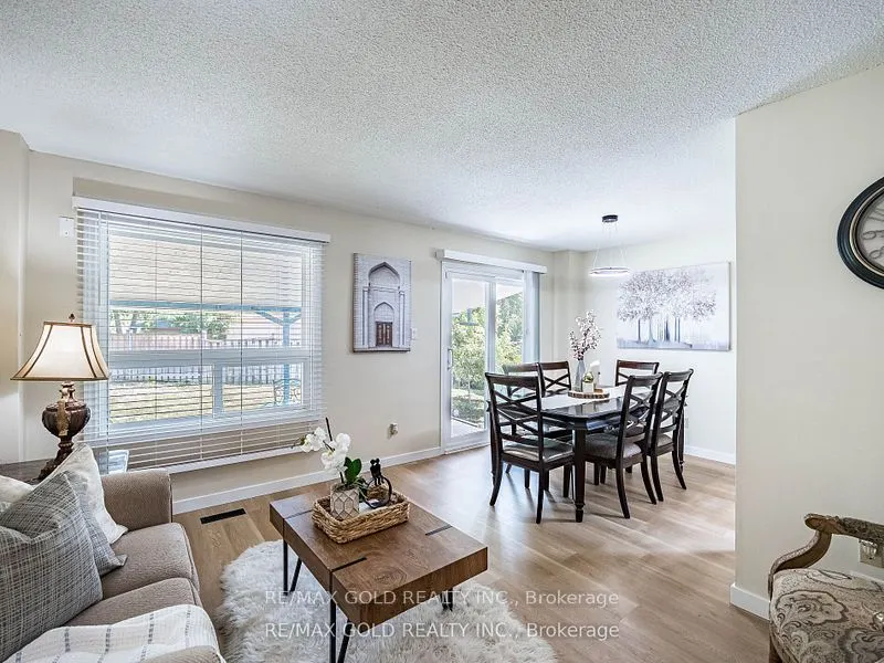 33 St. Emilion Way